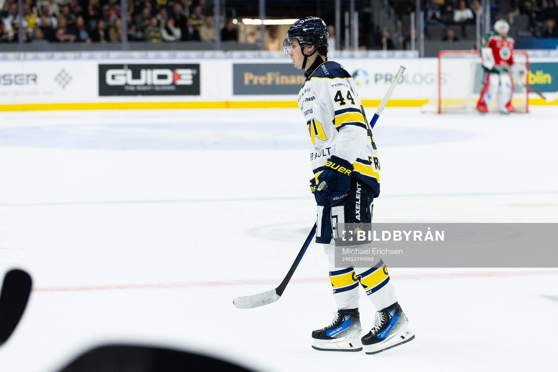 HV71s Hugo Fransson lämnar isen