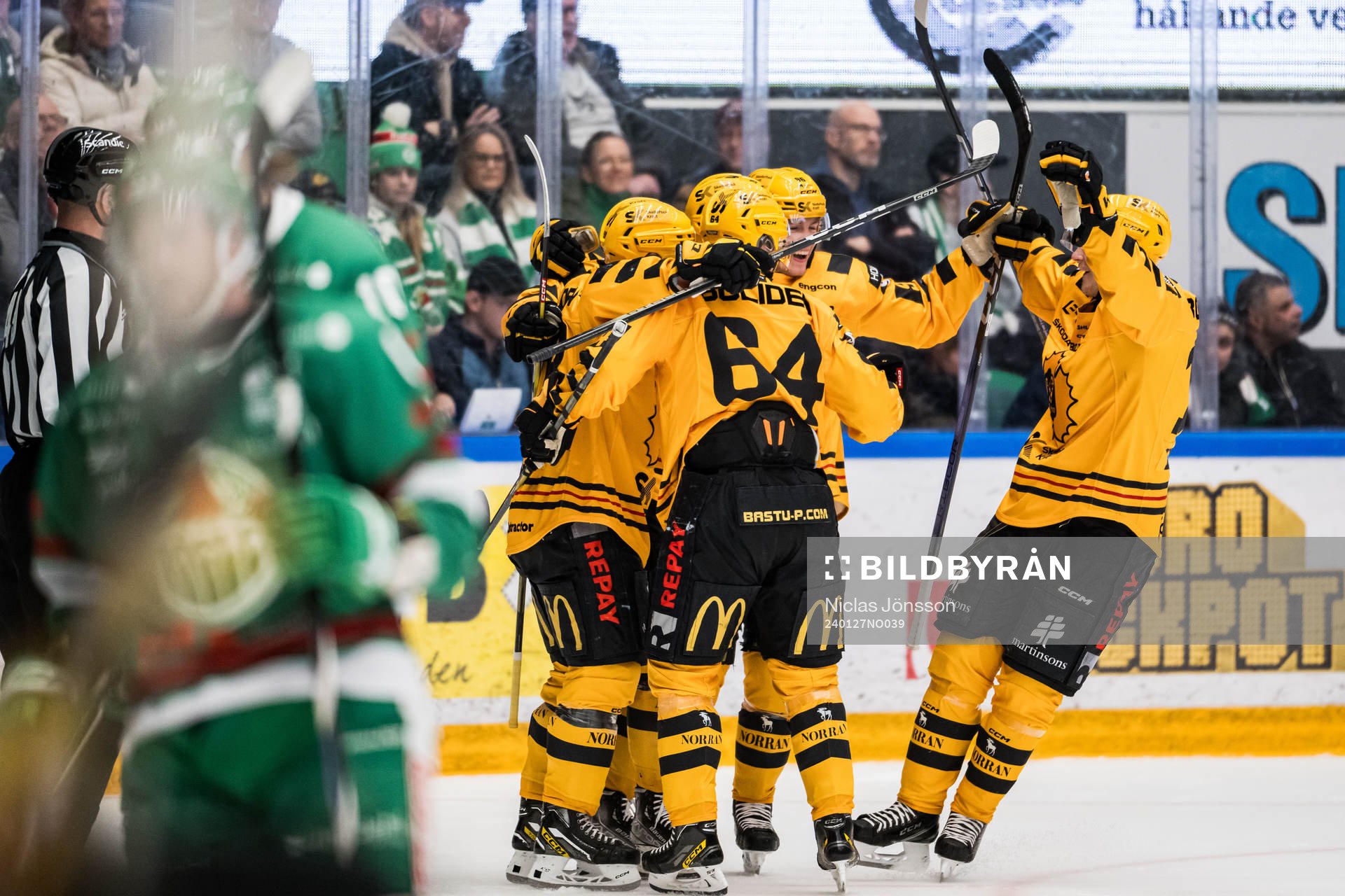 Skellefteås spelarna jublar