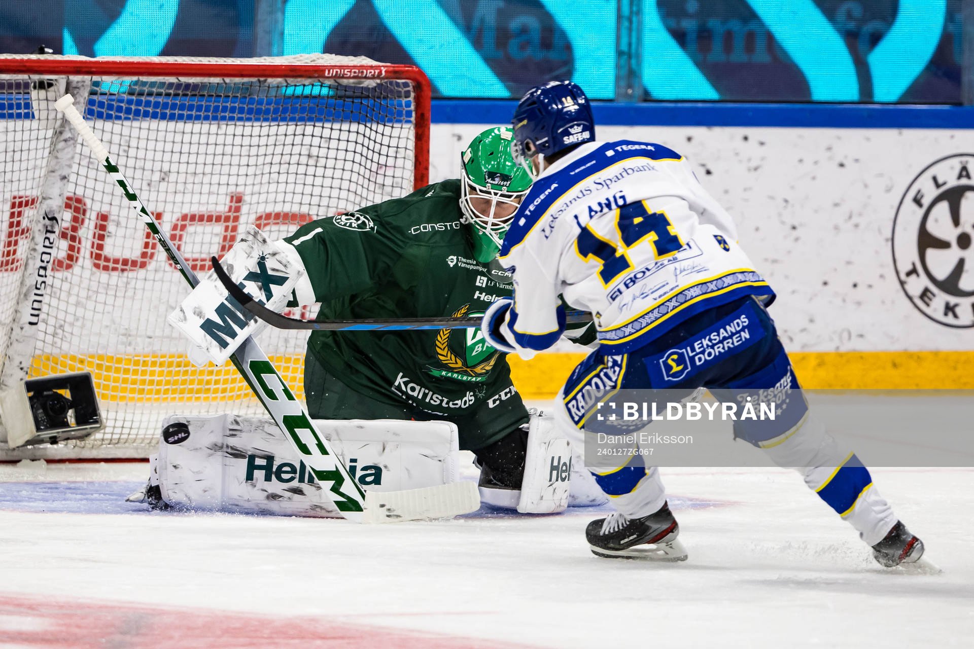 Färjestads målvakt Victor Brattström och Leksands Oskar