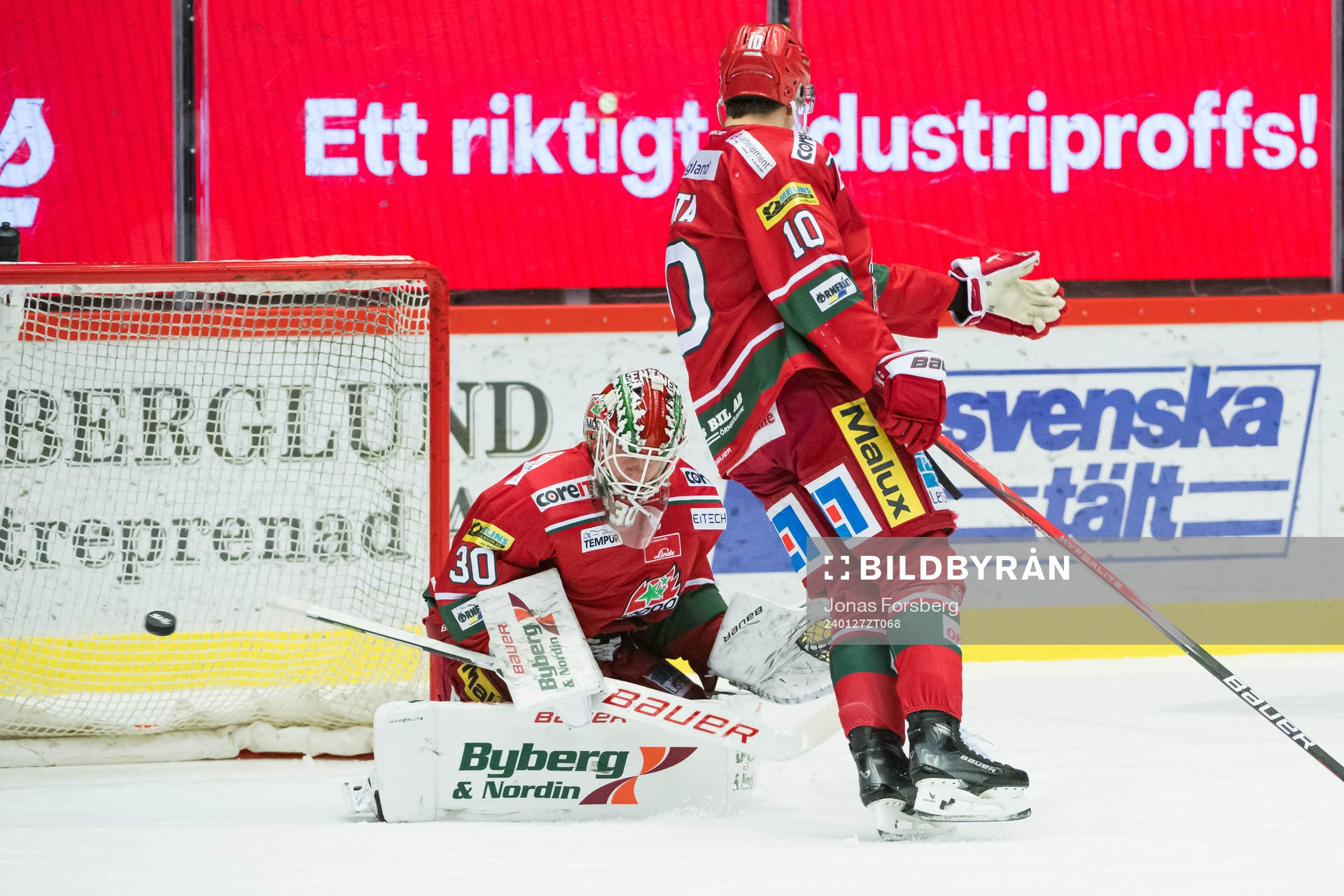 MoDos målvakt Lassi Lehtinen och Sampo Ranta