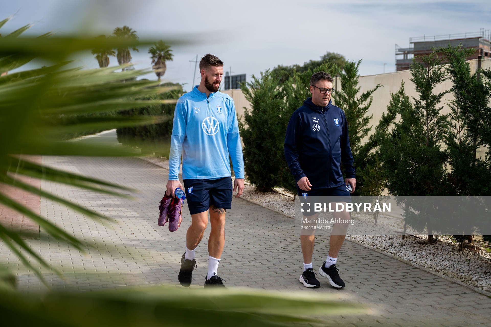 Pontus Jansson och materialförvaltare Daniel Möller