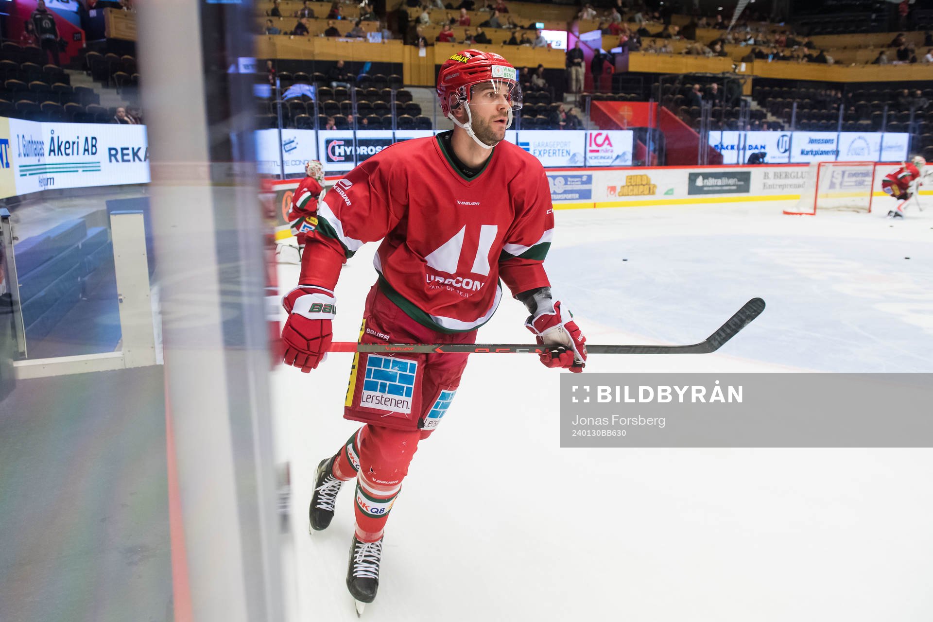 MoDos Sam Vigneault innan ishockeymatchen i SHL mellan MoDo