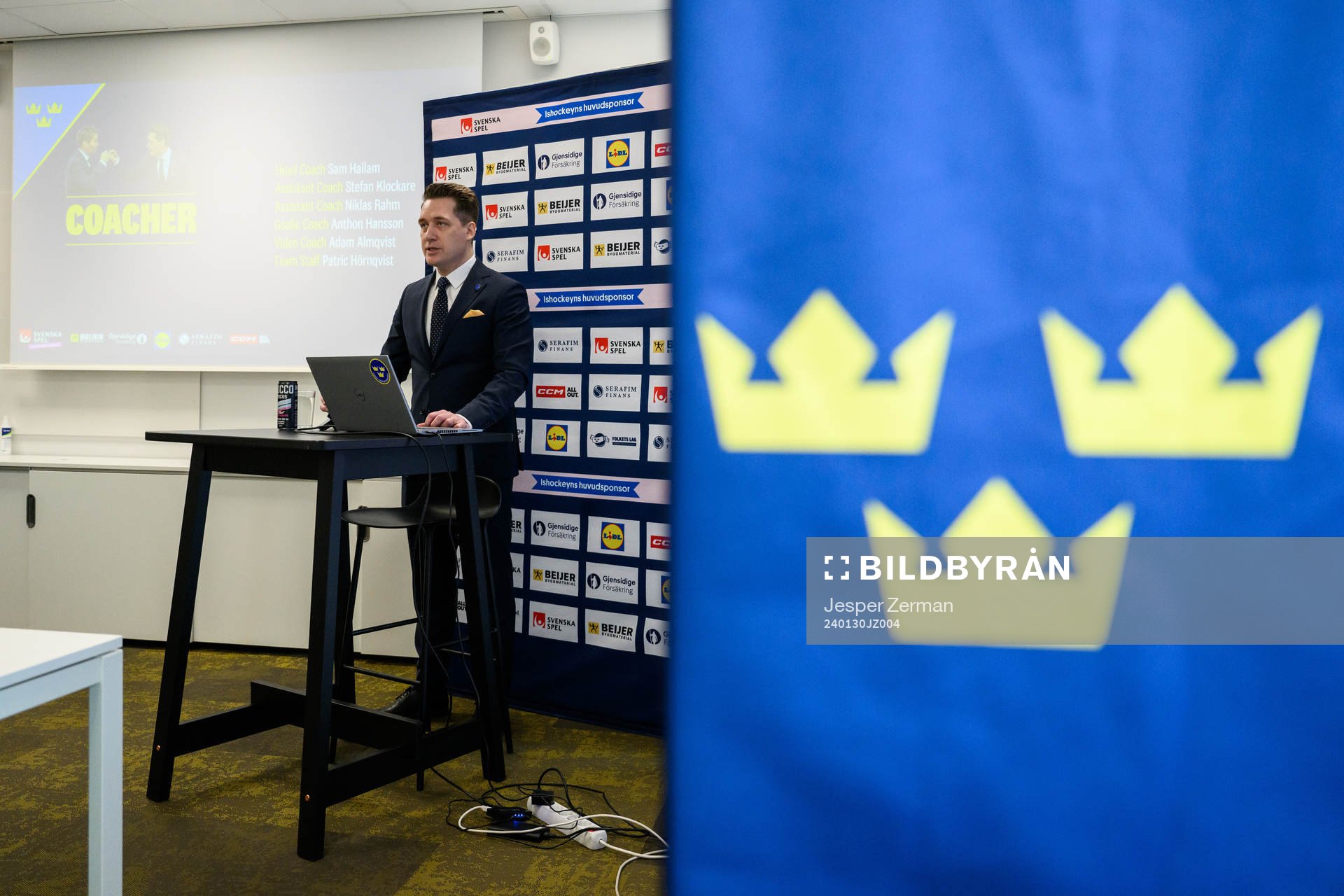 Tre Kronors förbundskapten Sam Hallam