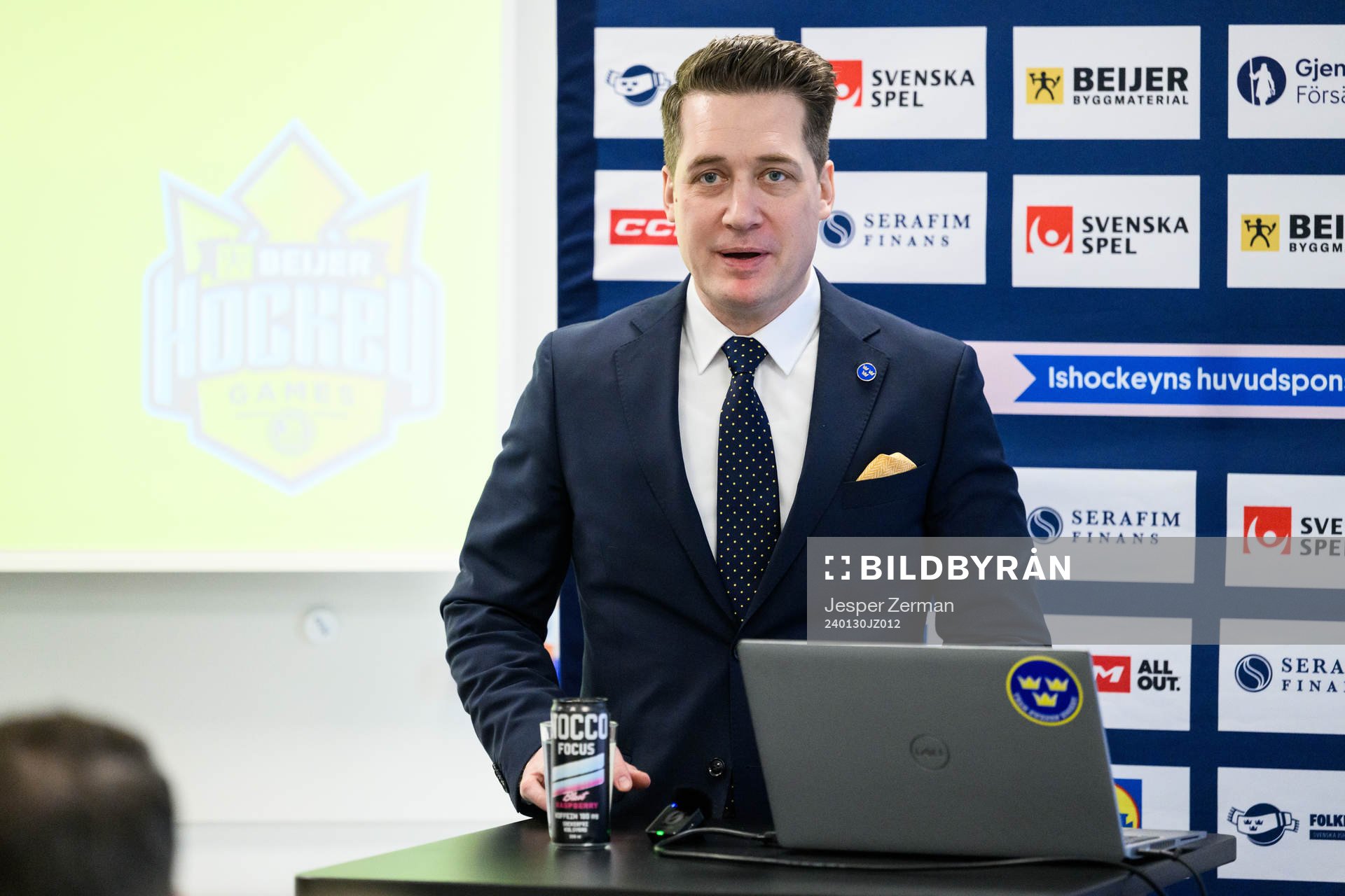 Tre Kronors förbundskapten Sam Hallam