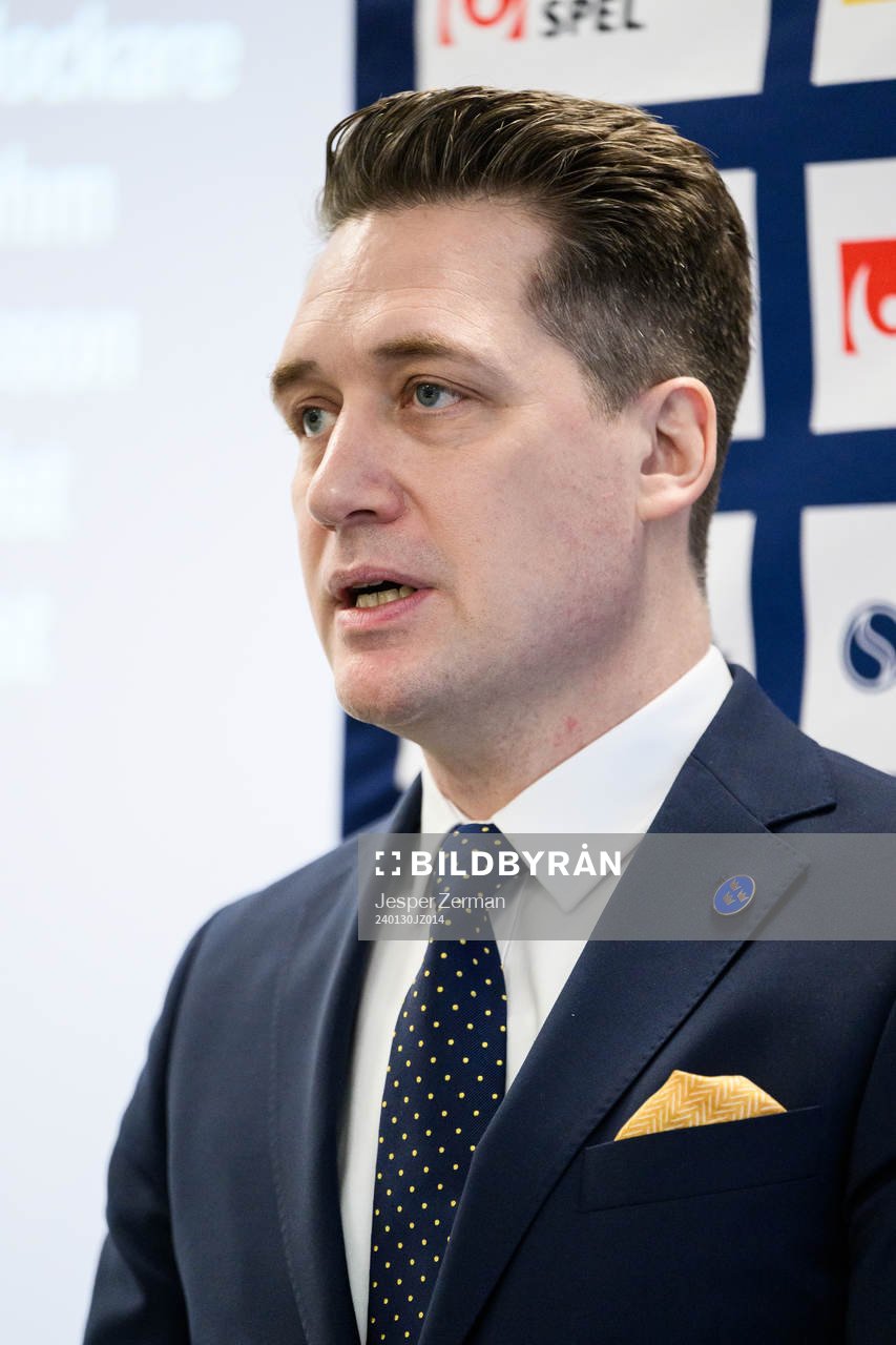 Tre Kronors förbundskapten Sam Hallam