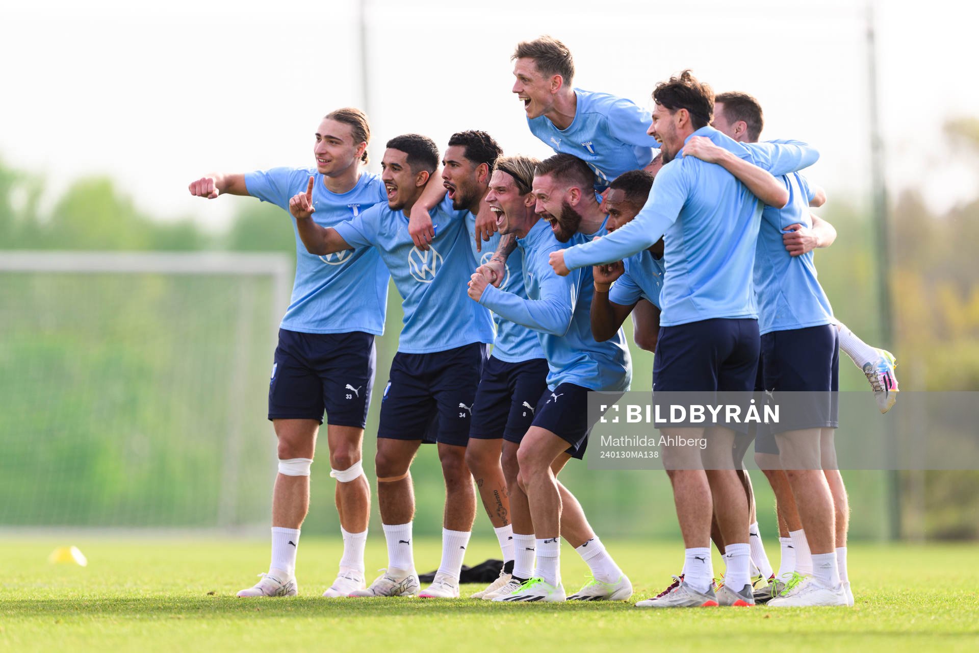 Malmö FFs Elison Makolli, Zakaria Loukili, Sergio Pena, Jens Stryger Larsen, Pontus Jansson, Søren Rieks och Stefano Vecchia under en träning med Malmö FF den 30 januari 2024 i Estepona. 