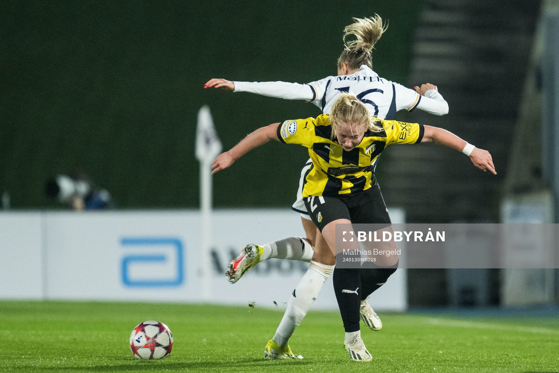 Johanna Fossdalsá Sørensen of Häcken and Caroline