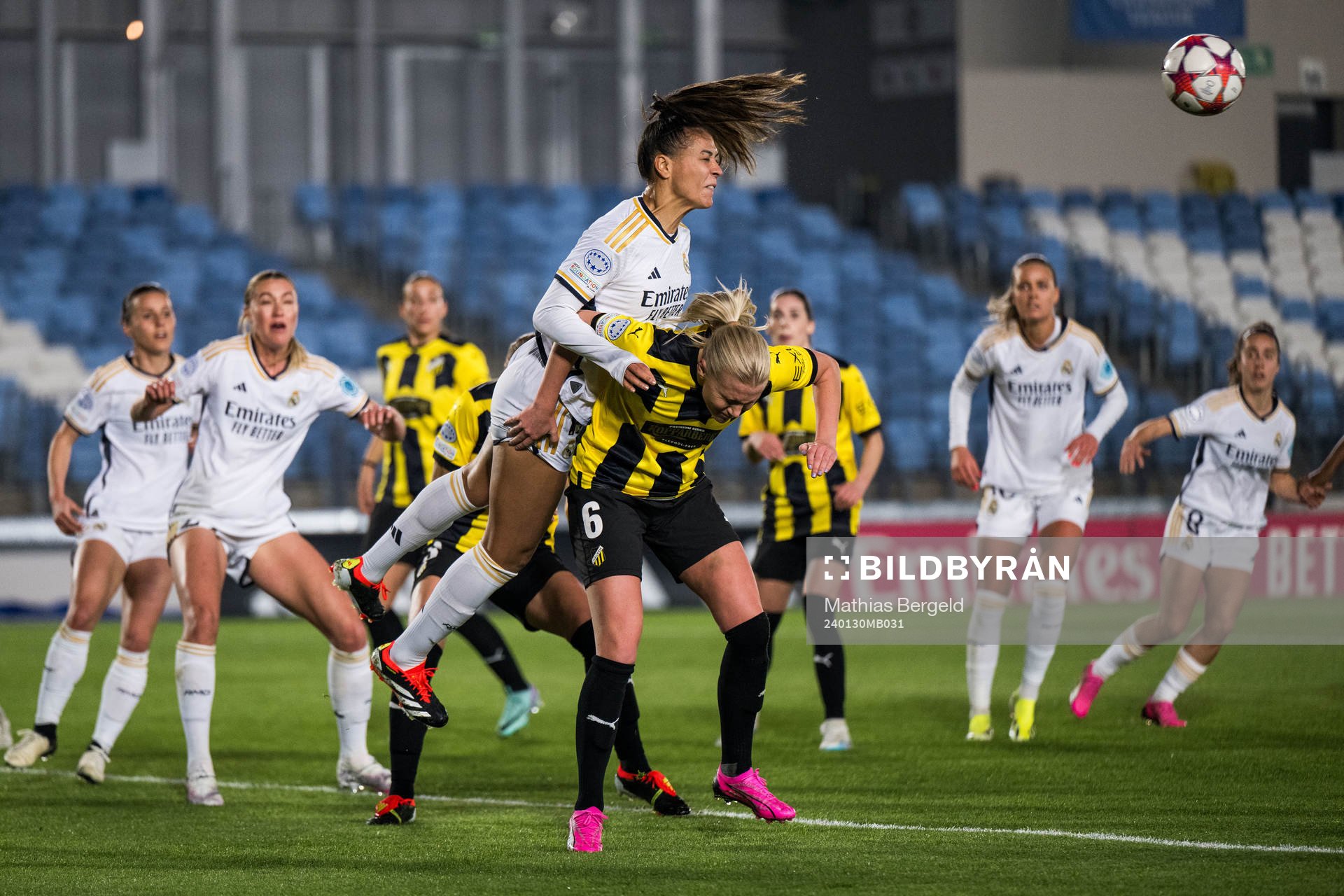Kathellen of Real Madrid and Josefine Rybrink of Häcken