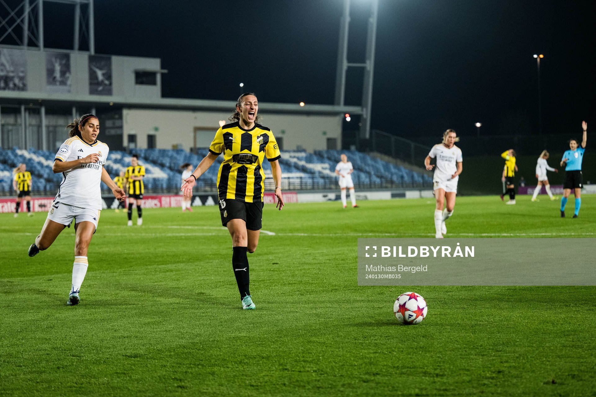Rusul Rosa Kafaji of Häcken reacts