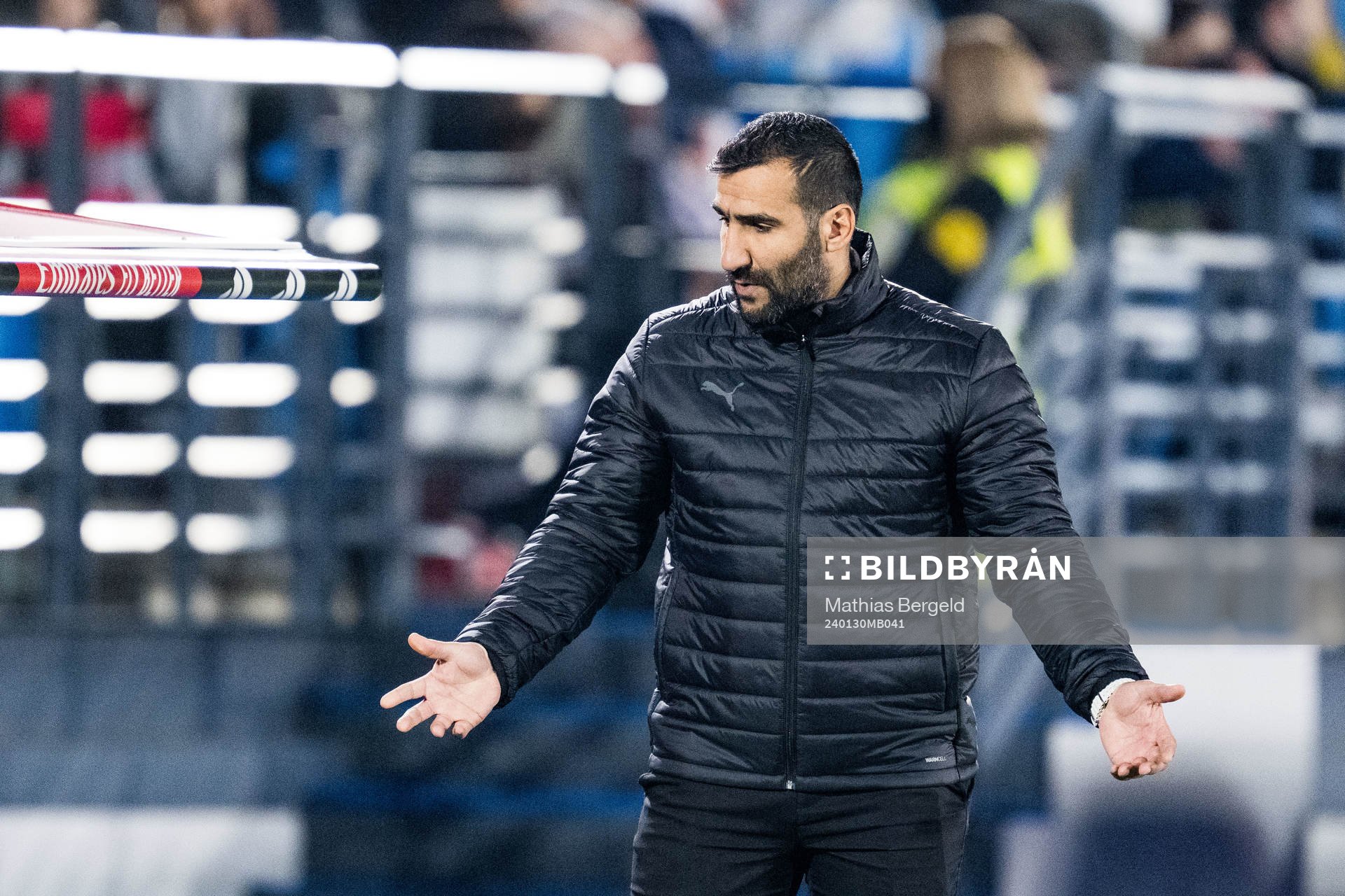 Head coach Mak Lind of Häcken reacts