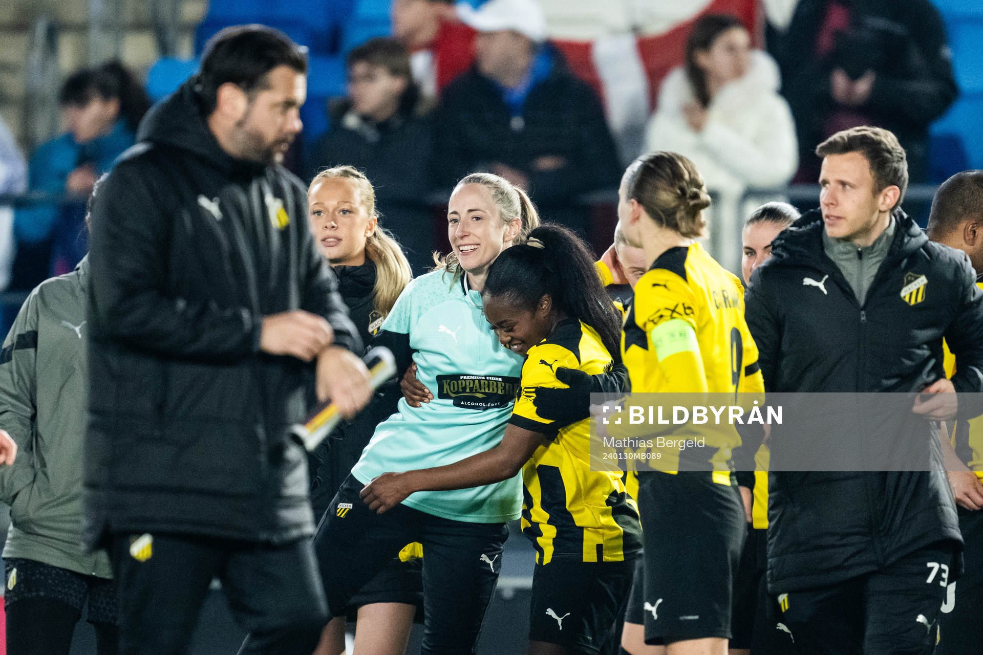 goalkeeper Loes Geurts and Monica Jusu Bah of Häcken