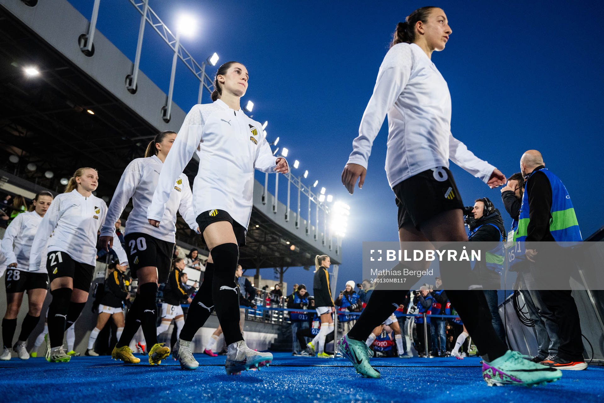 Clarissa Larisey of Häcken enters the pitch