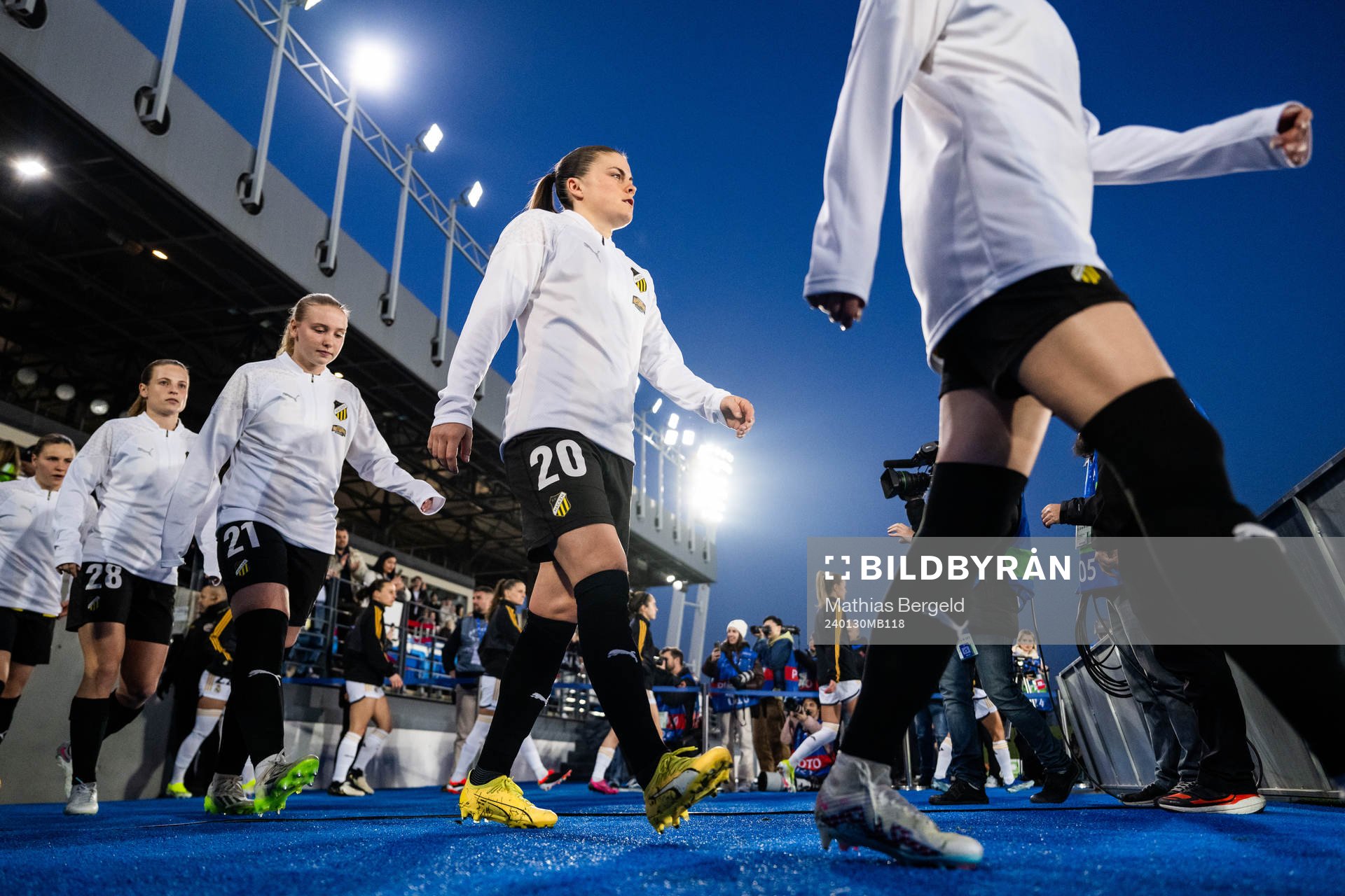 Hanna Wijk of Häcken enters the pitch