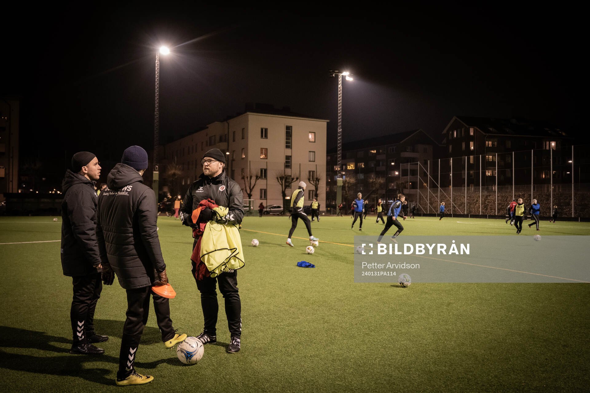 Herr tränare Robin Bergman under en träning med FC Möllan den 31 januari 2024 i Malmö. 