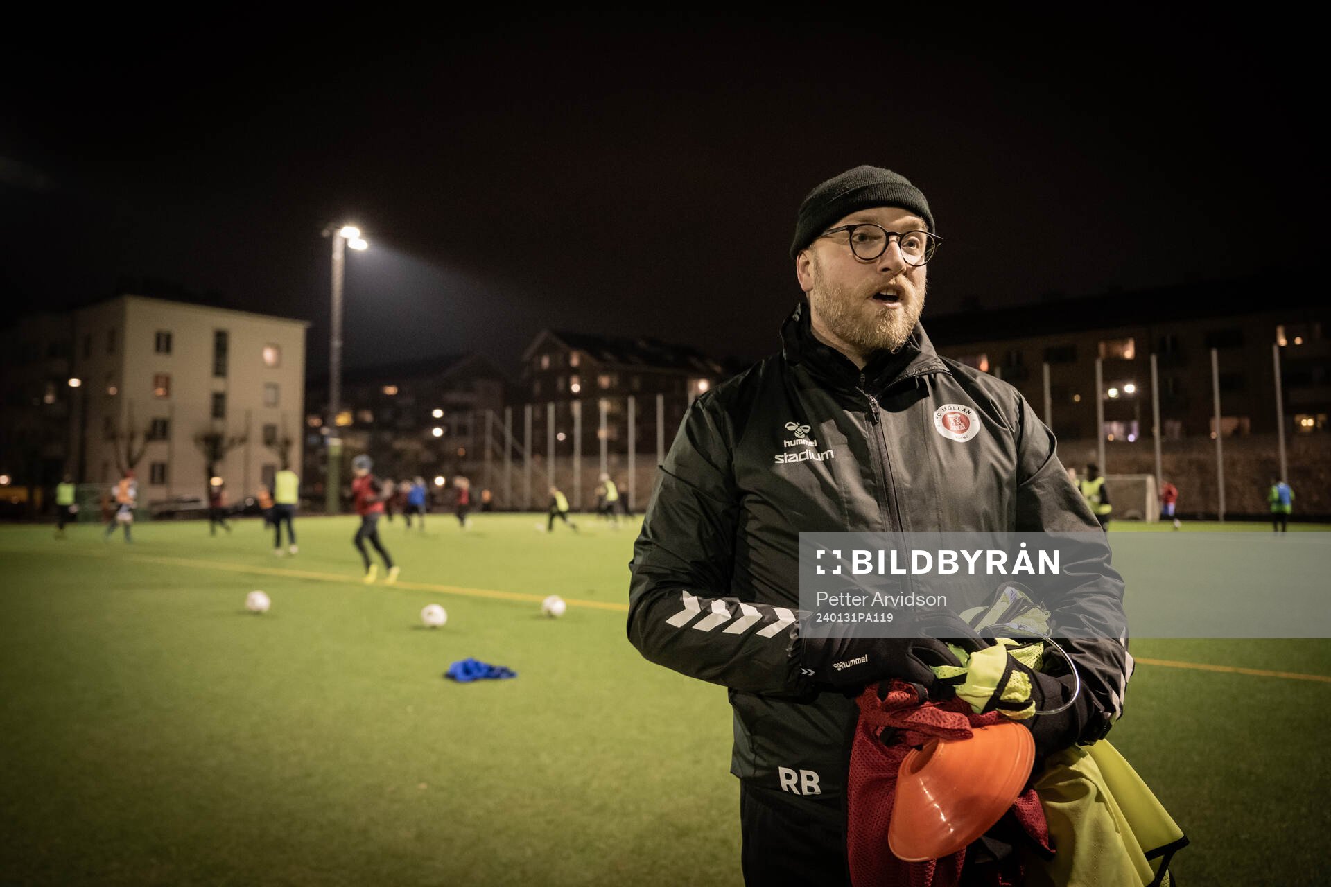 Herr tränare Robin Bergman under en träning med FC Möllan den 31 januari 2024 i Malmö. 