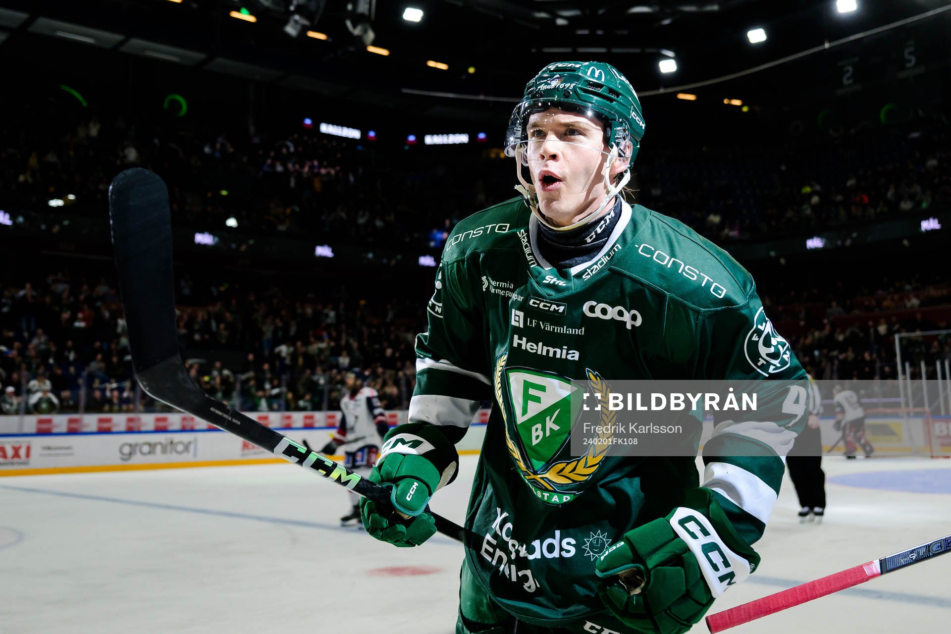 Färjestads Oscar Lawner jublar