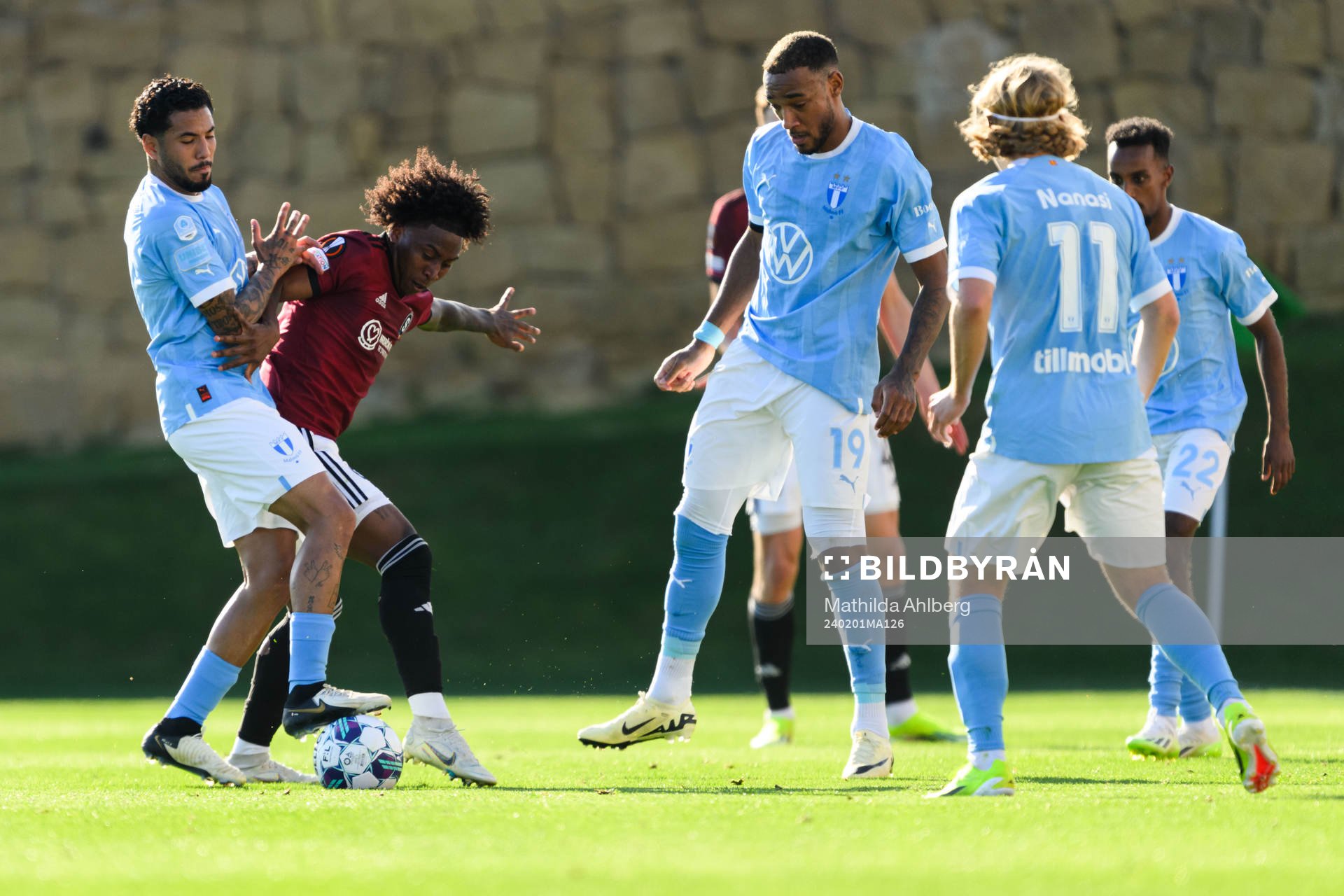 Sergio Pena of Malmö FF and Angelo Preciado of Sparta Prag