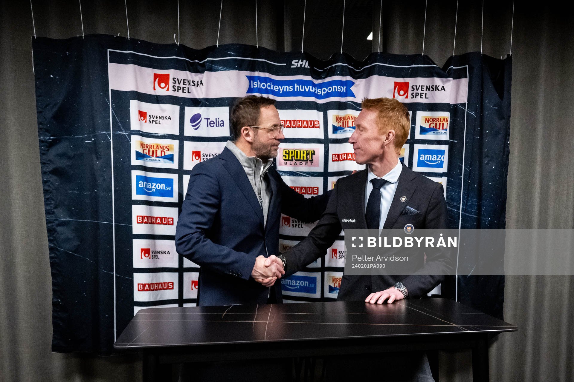Rögles tränare Roger Hansson och Växjös tränare
