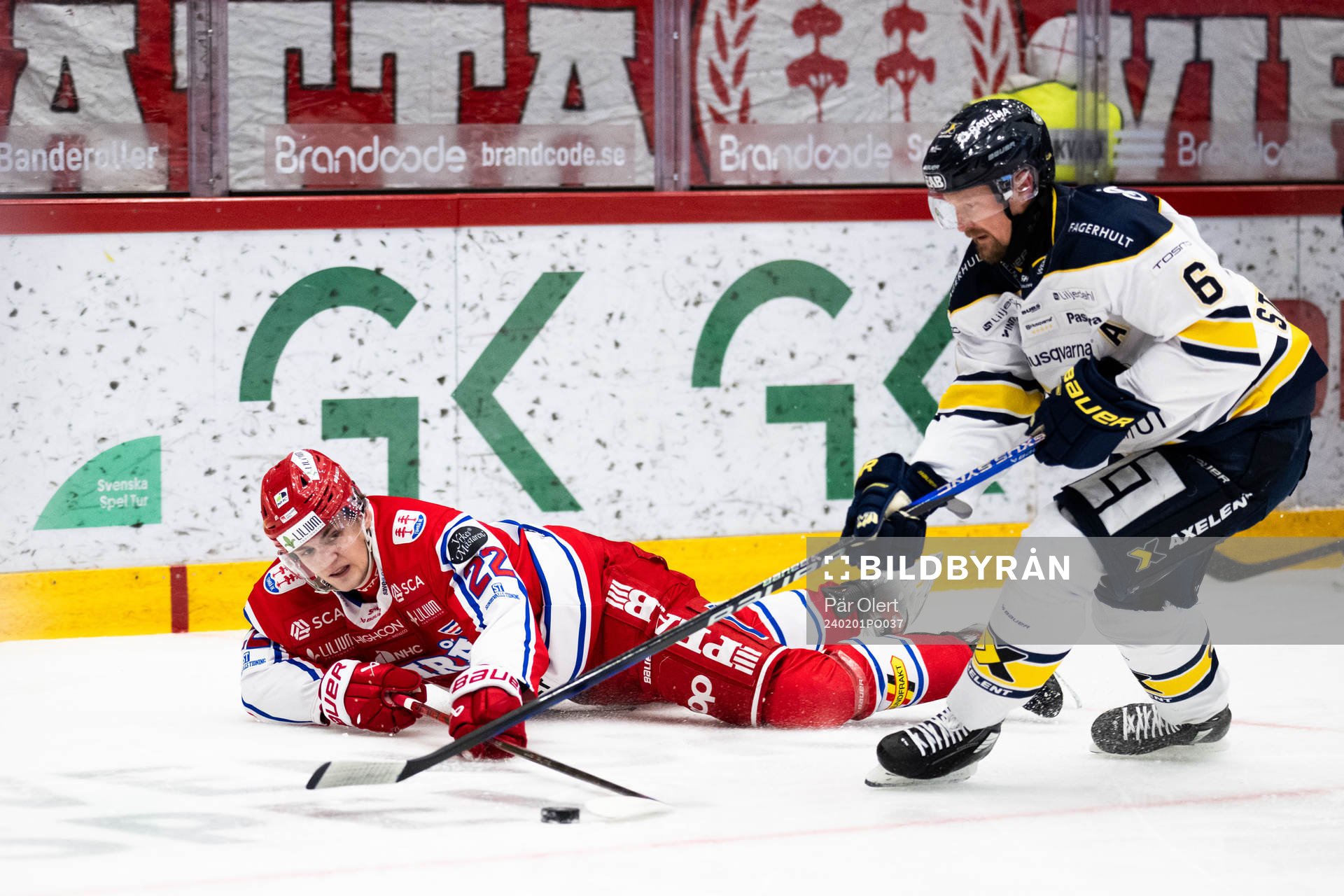 Timrås Dennis Värmhed och HV71s Anton Strålman