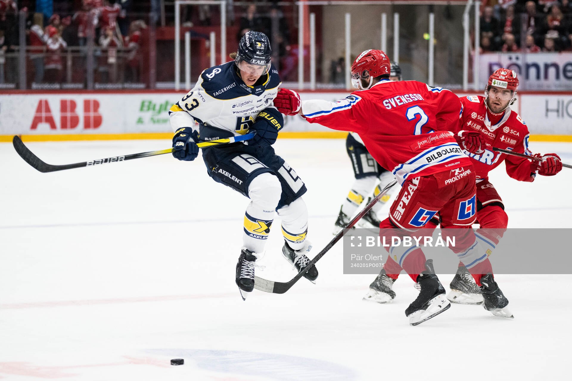 HV71s Måns Lindbäck och Timrås Per Svensson