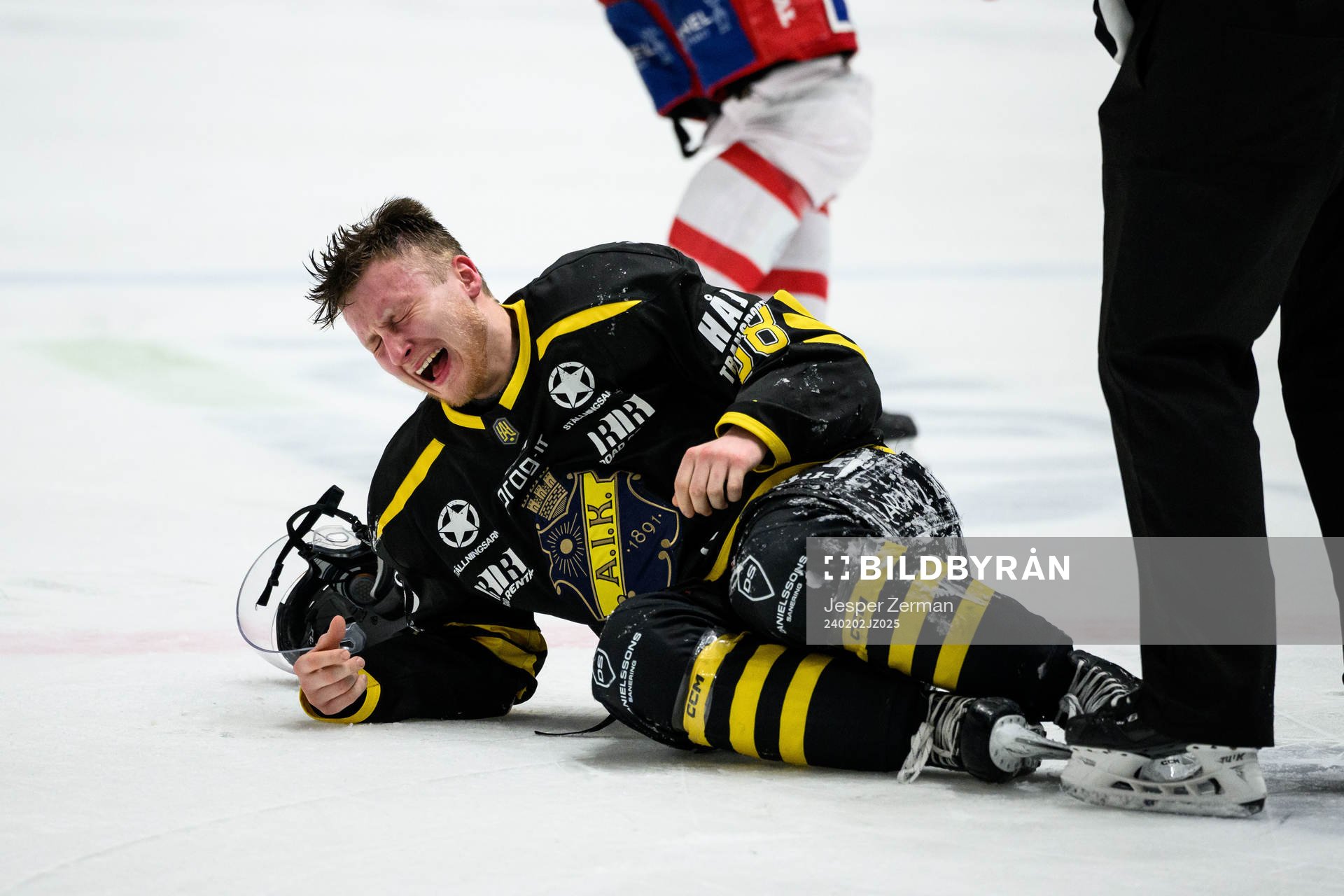 AIKs Oskar Magnusson har ont