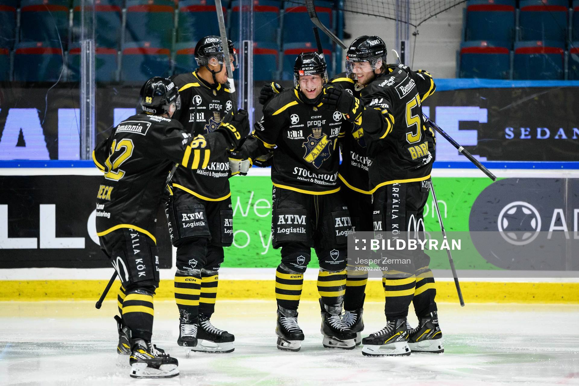 AIKs Richard Gynge jublar med lagkamrater