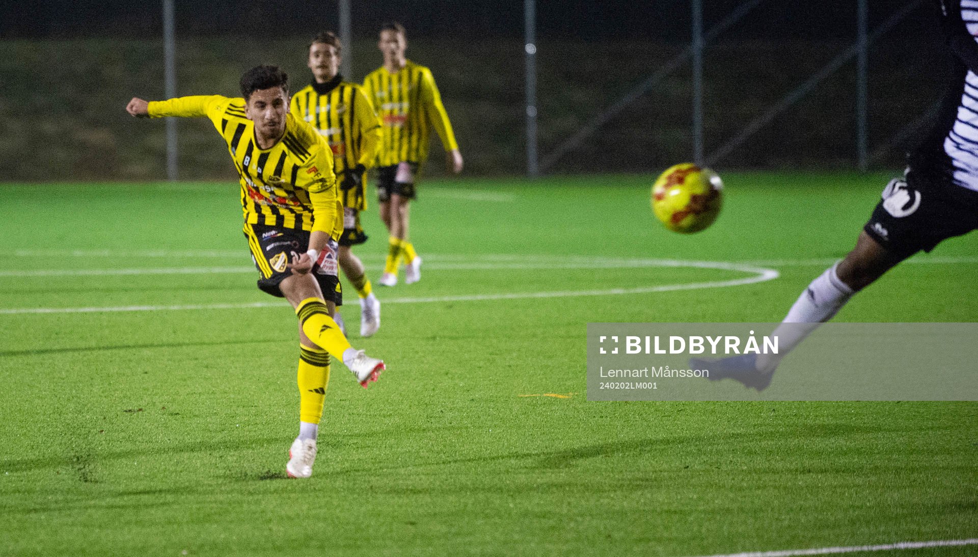 IFK Hässleholms Jan Al Salo skjuter 2-0 i träningsmatchen