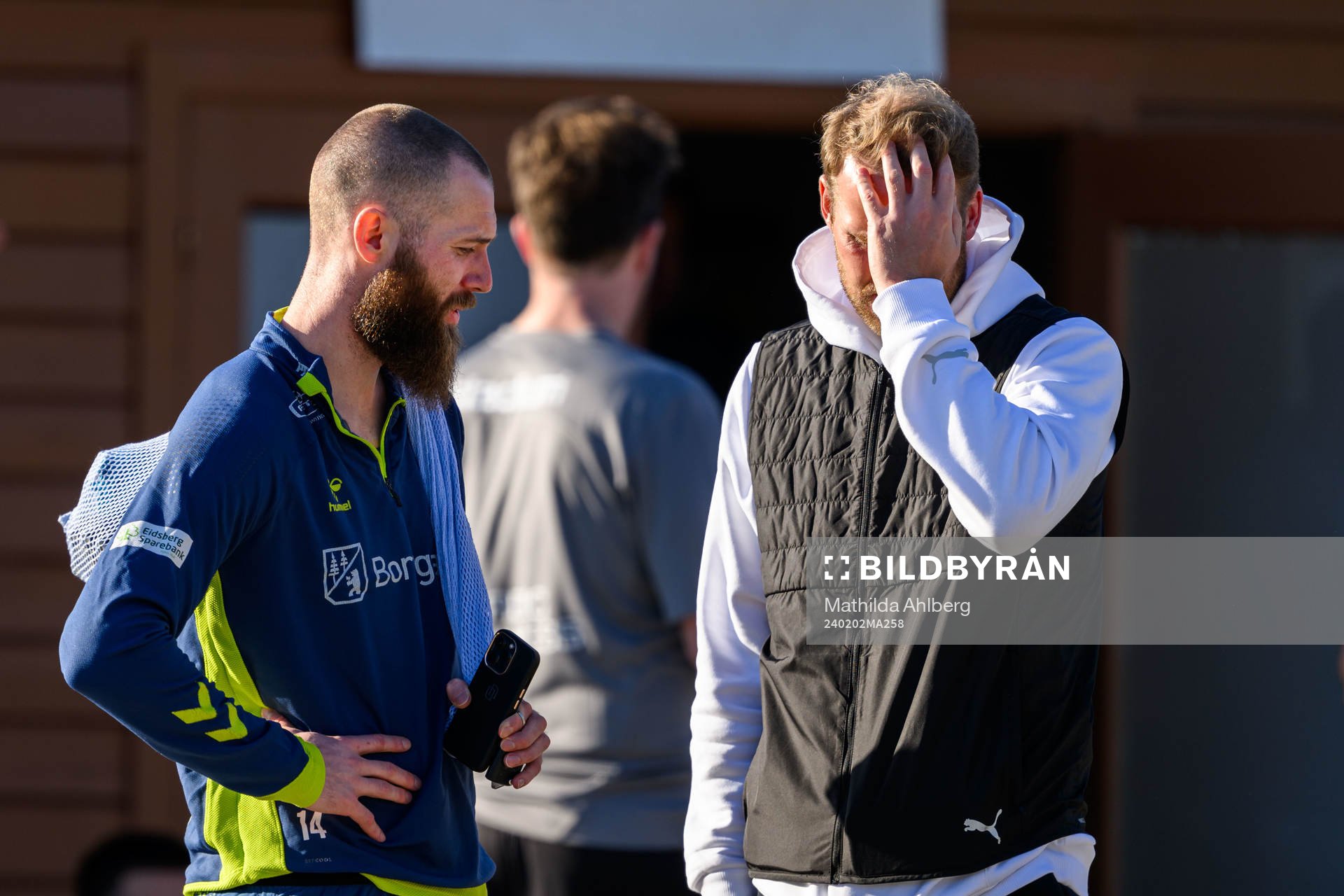 Jo Inge Berget of Sarpsborg and Assistant coach Ola Toivonen of Malmö FF during the Friendly match between Tromsø and BK Häcken on February 2, 2024 in Marbella .