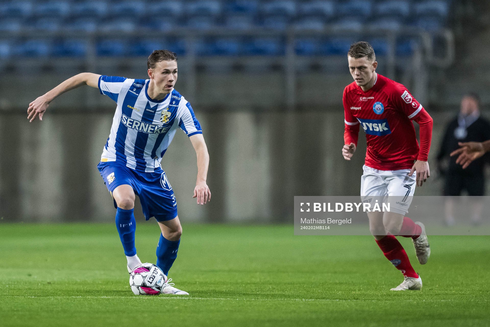 Vilmer Tyrén of IFK Göteborg and Kasper Kusk of Silkeborg