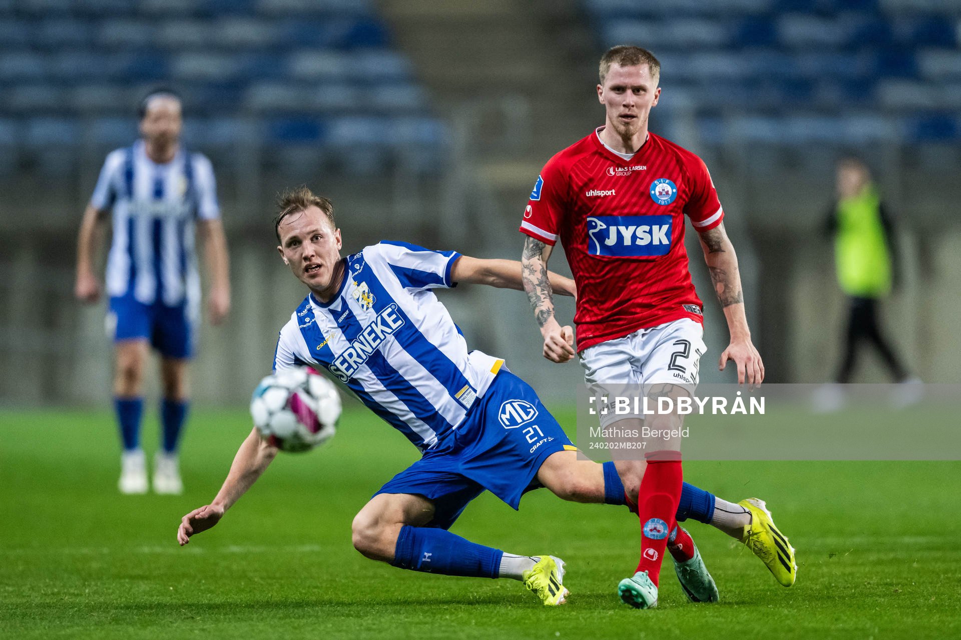 Adam Carlén of IFK Göteborg and <s23<of Silkeborg