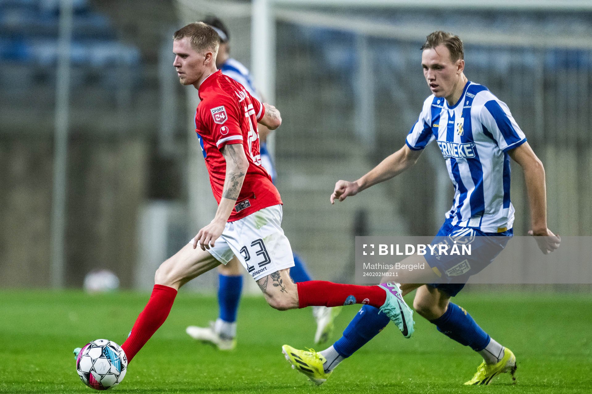 Tonni Adamsen of Silkeborg and Adam Carlén of IFK Göteborg