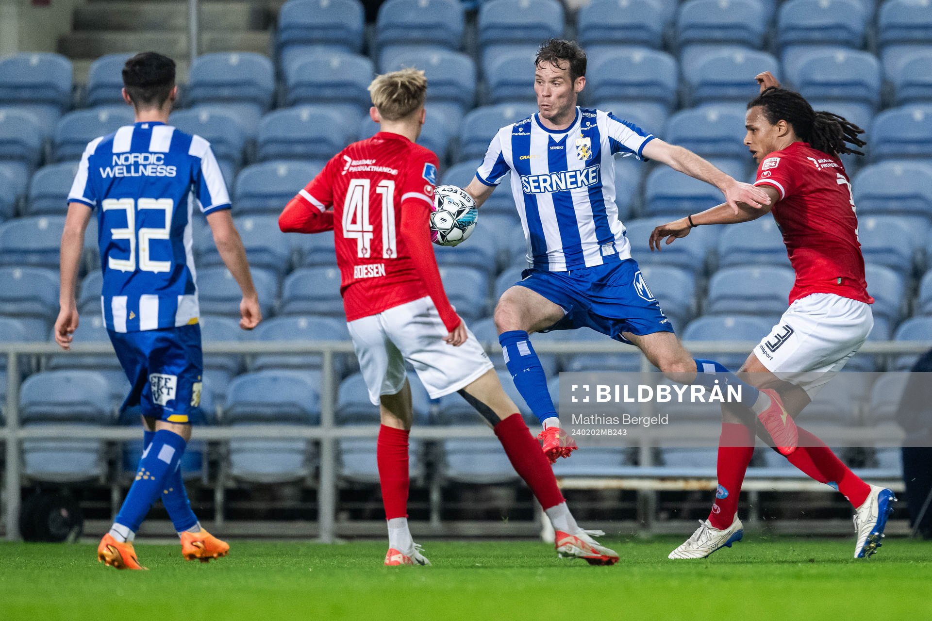 Emil Salomonsson of IFK Göteborg and Robin Østrøm of