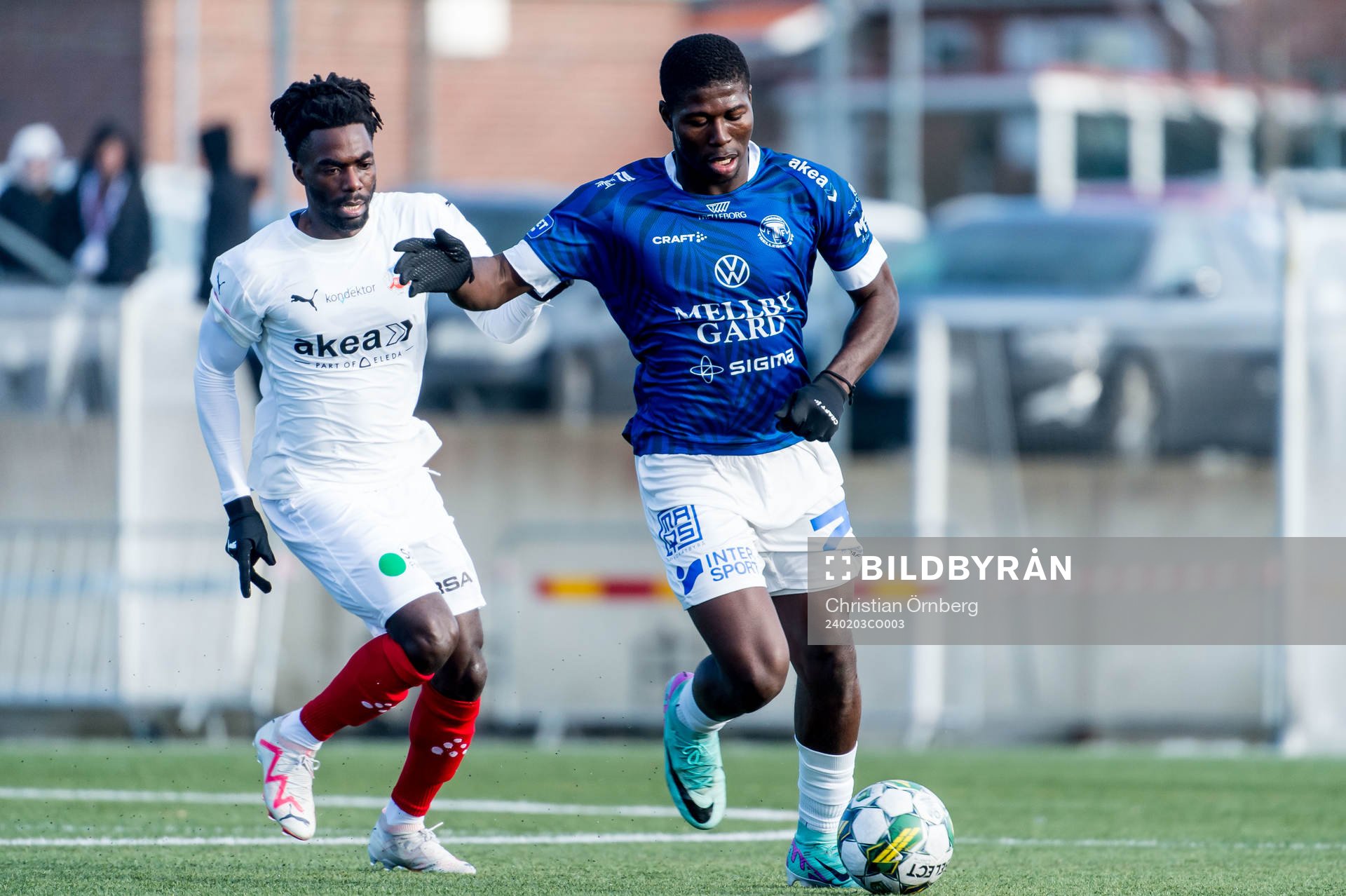 Helsingborgs Benjamin Acquah och Trelleborgs Abel Ogwuche