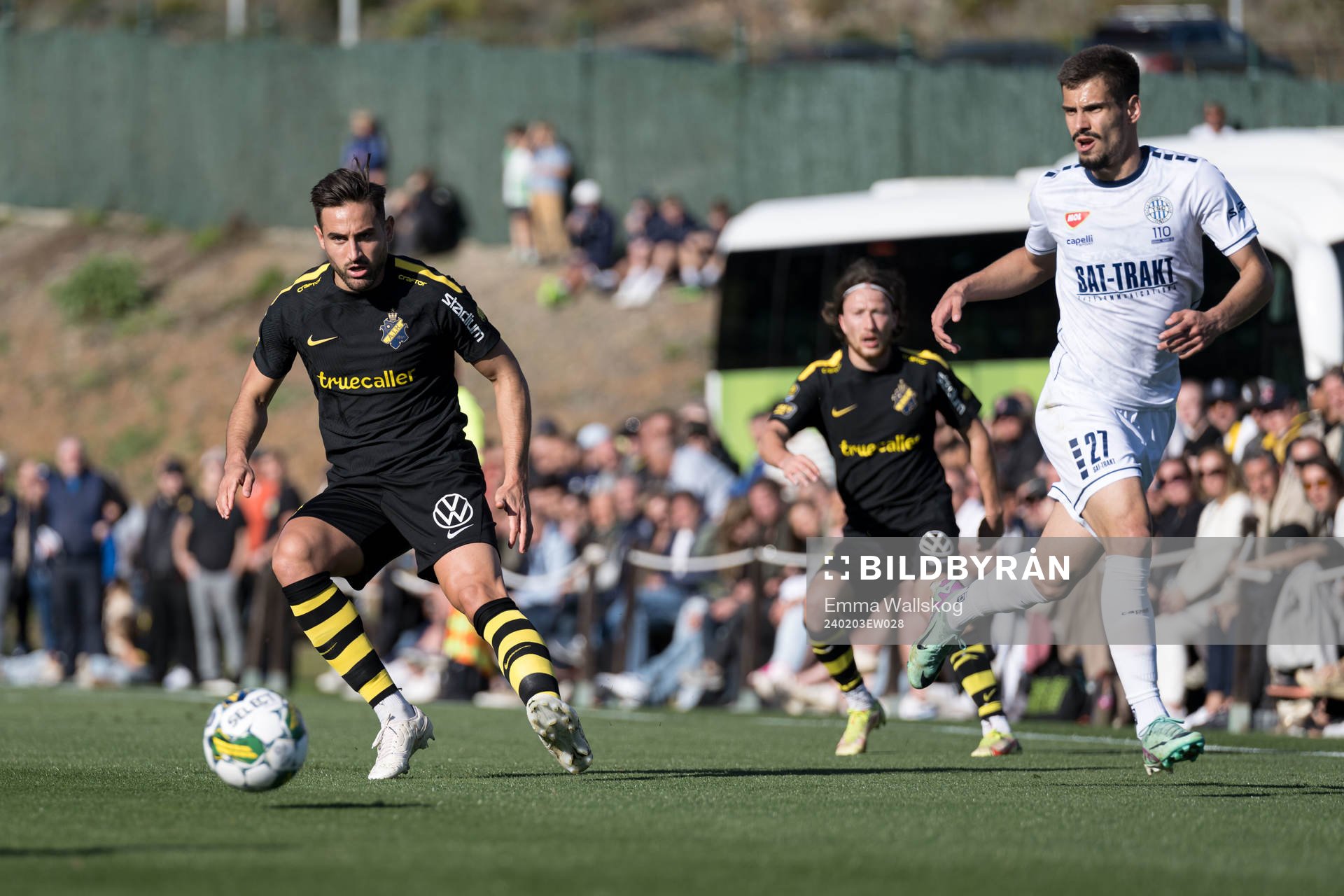Sotirios Papagiannopoulos of AIK and Milos Pantovic of FK