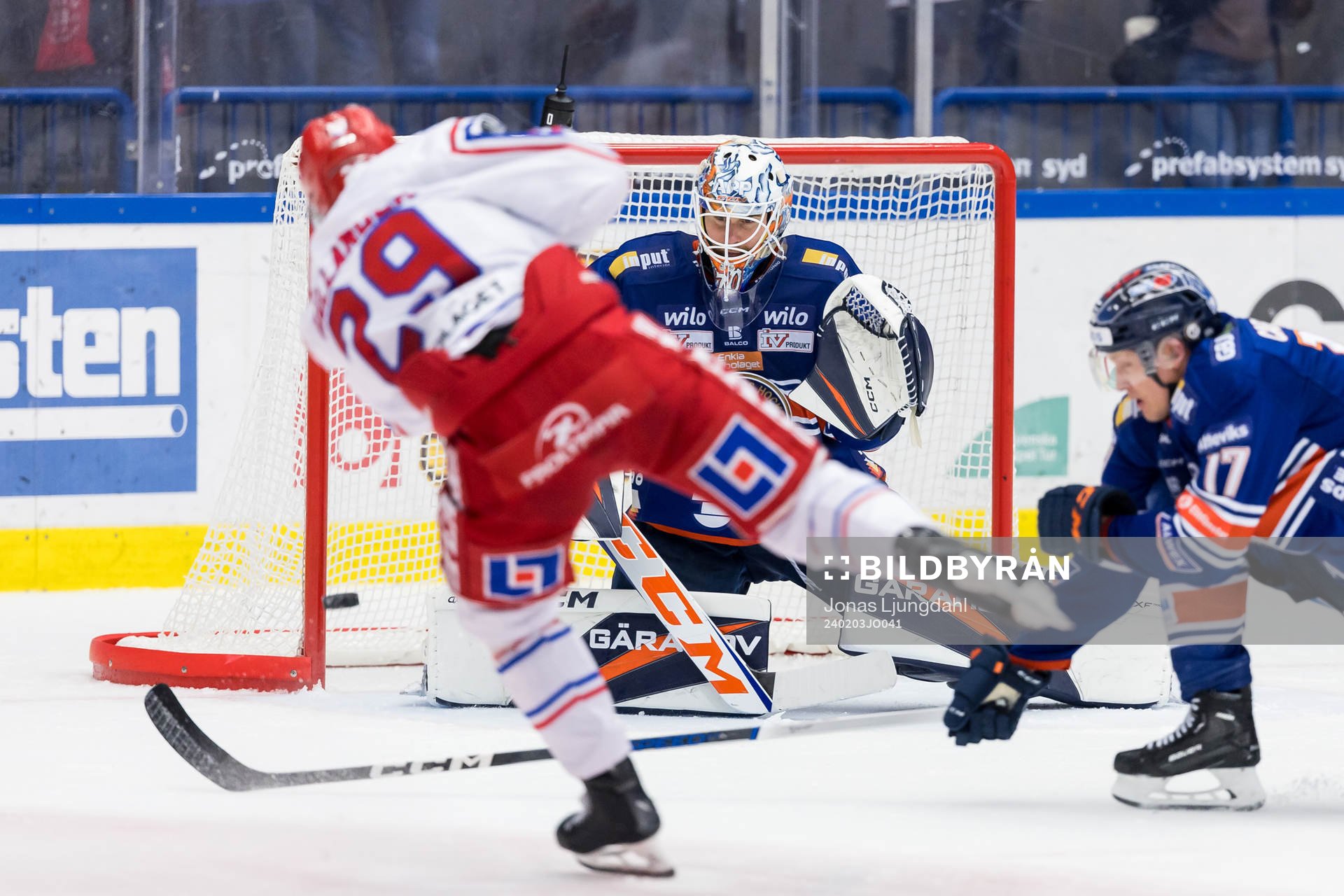 Timrås Filip Hållander gör 2-1
