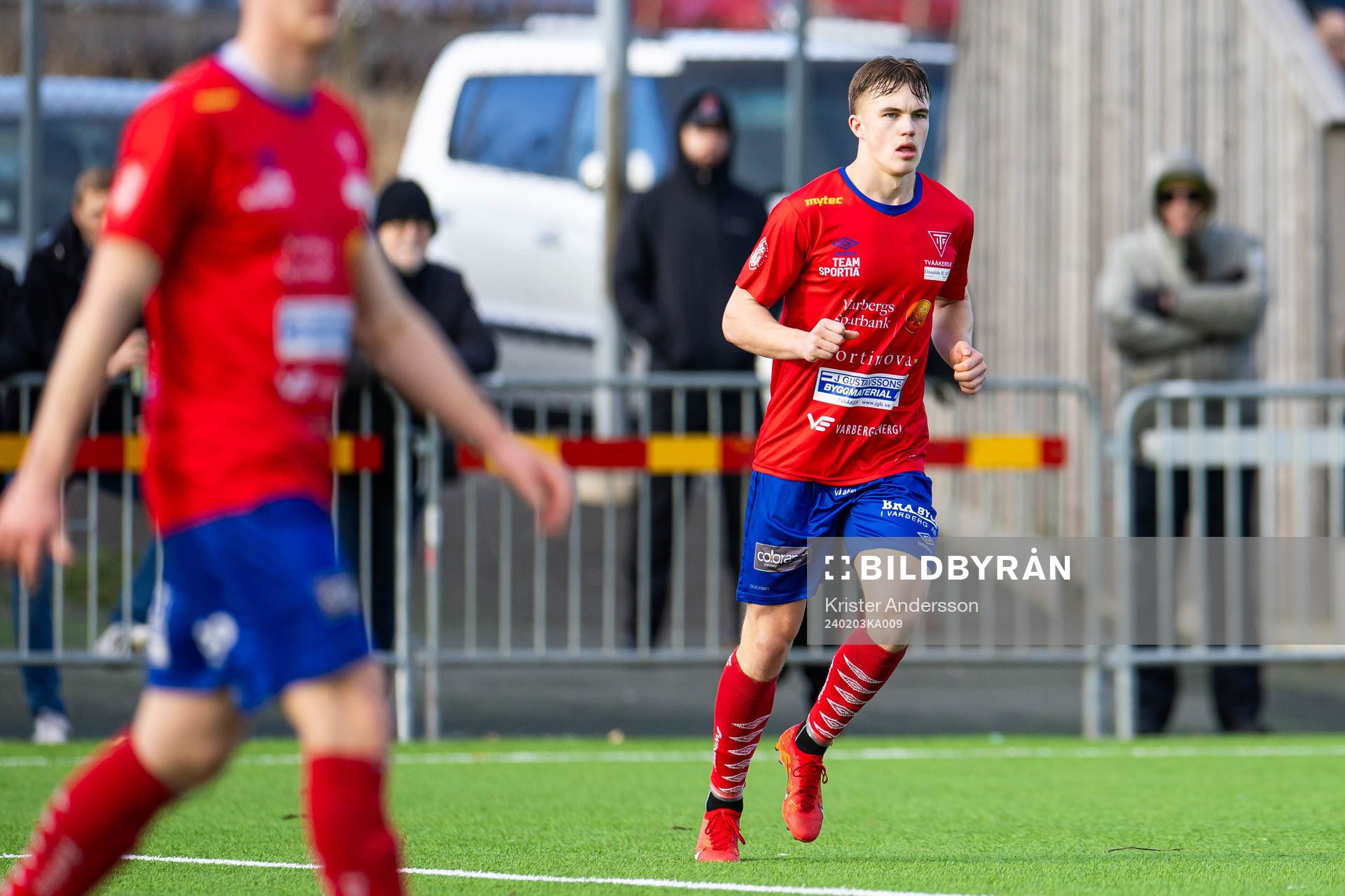 Tvååkers Jacob Redenfors under träningsmatchen i fotboll mellan Varberg och Tvååker den 3 februari 2024 i Varberg. 
