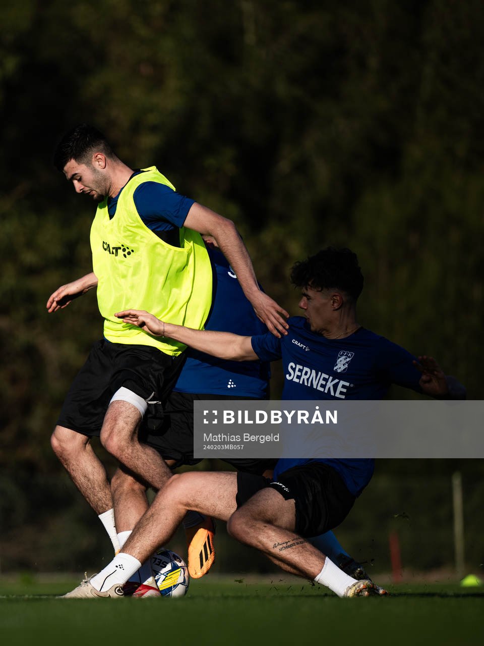 Melvin Koliqi och William Sandford under en träning med IFK Göteborg den 3 februari 2024 i Alvor. 