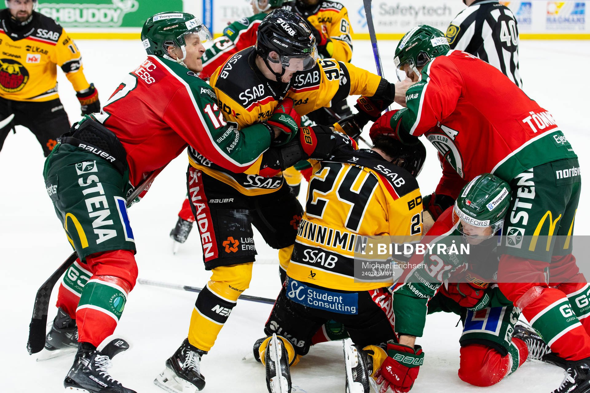Frölundas Max Friberg, Nicklas Lasu och Henrik Tömmernes