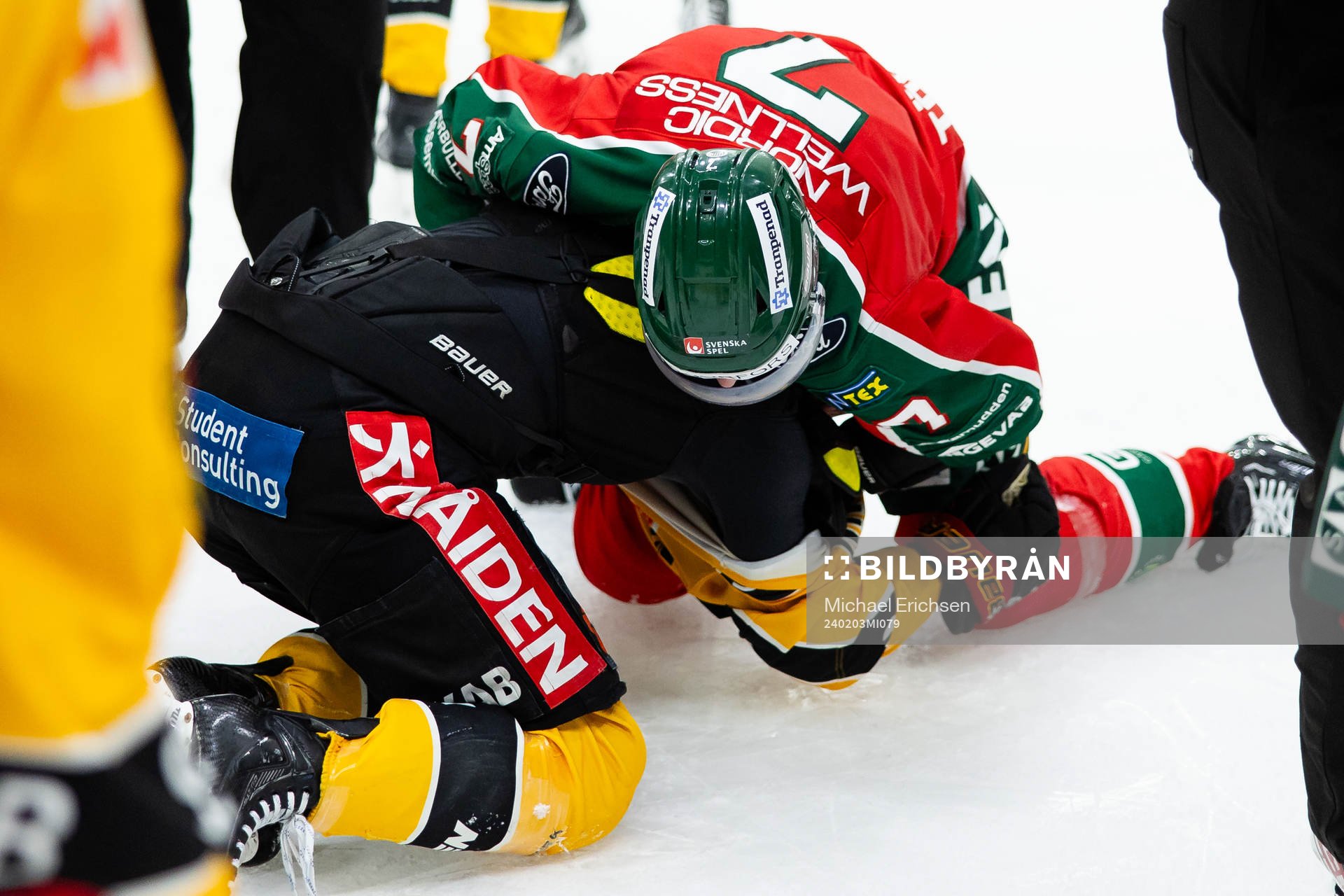 Luleås Brendan Shinnimin och Frölundas Henrik Tömmernes