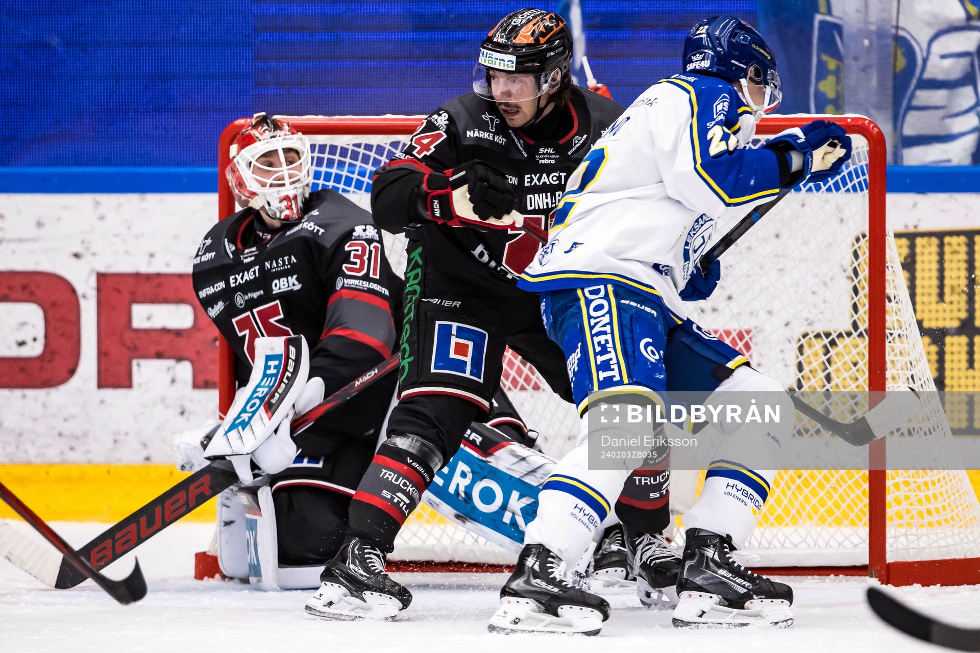 Örebros målvakt Jonas Arntzen och Hannes Björninen mot