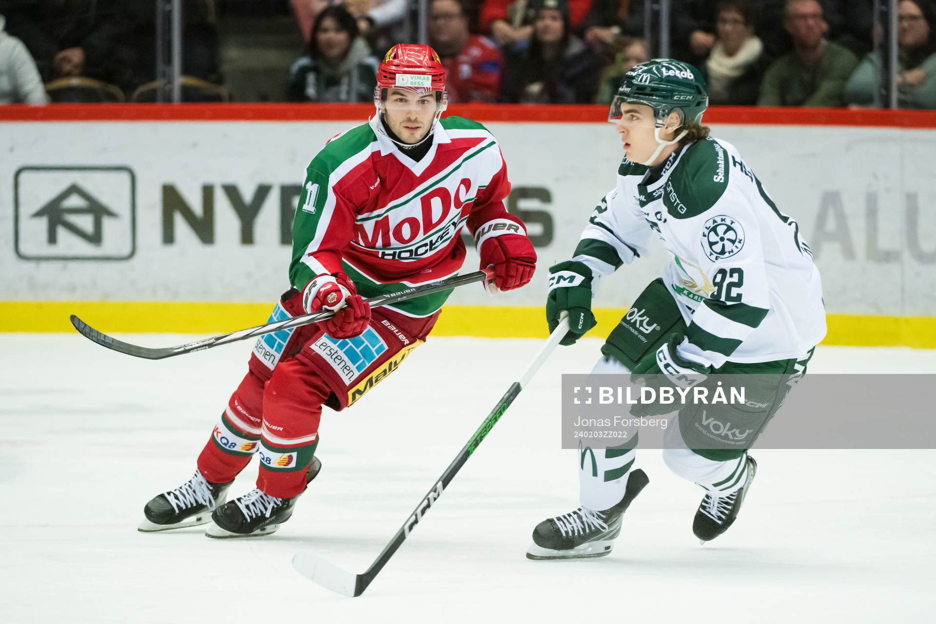 MoDos Daniel O´regan och Färjestads Liam Öhgren