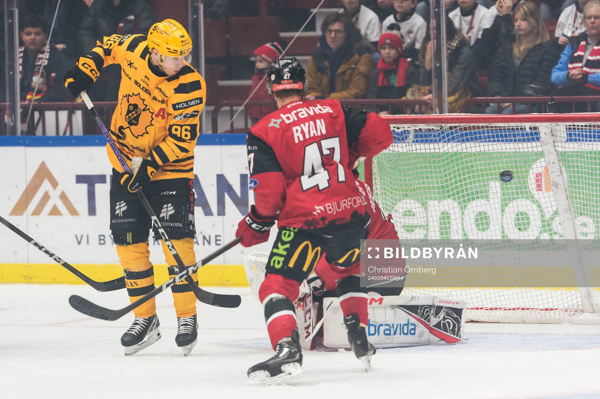 Skellefteås Rickard Hugg och Malmö Redhawks Joakim Ryan