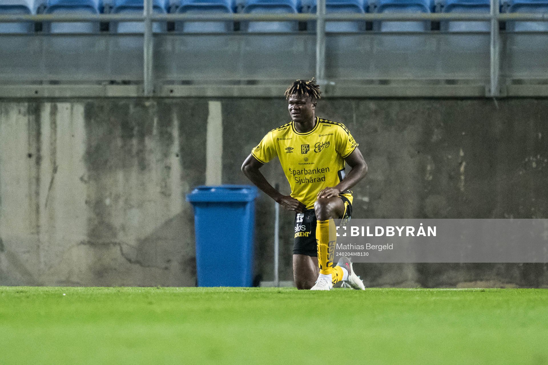 Terry Yegbe of Elfsborg leaves the pitch