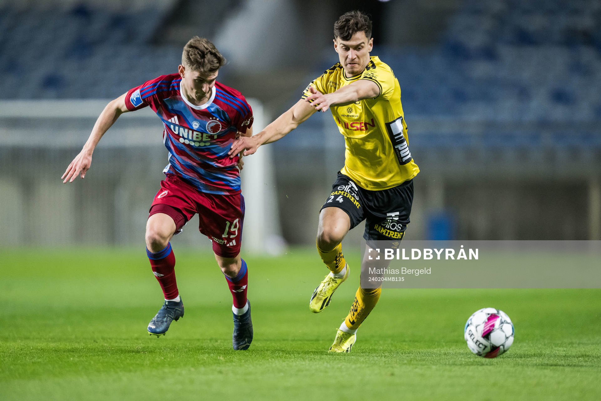 Elias Jelert of FC Copenhagen and Camil Jebara of Elfsborg during the Atlantic Cup football match between Elfsborg and FC Copenhagen on February 4, 2024 in Faro.