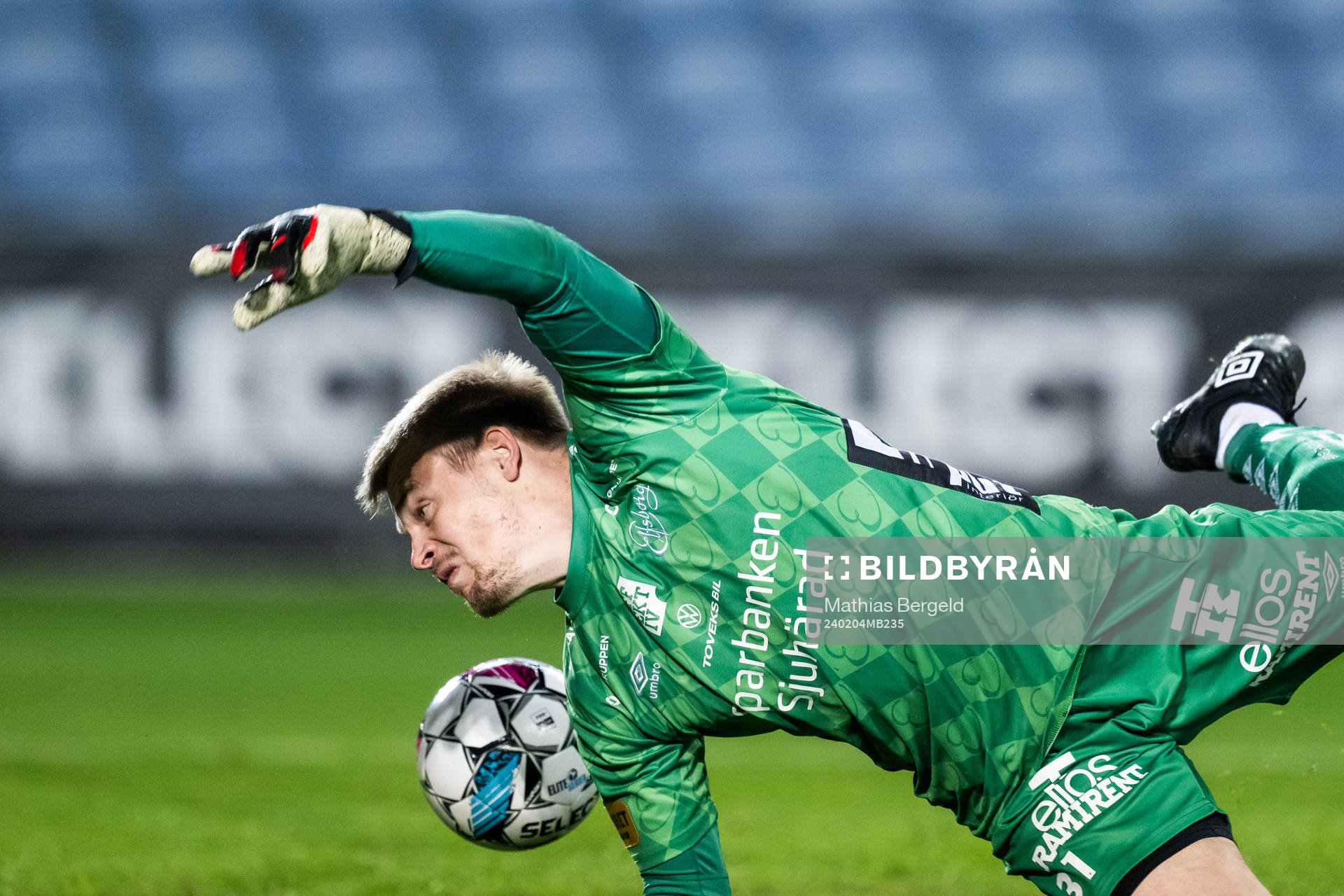 Goalkeeper Isak Pettersson of Elfsborg