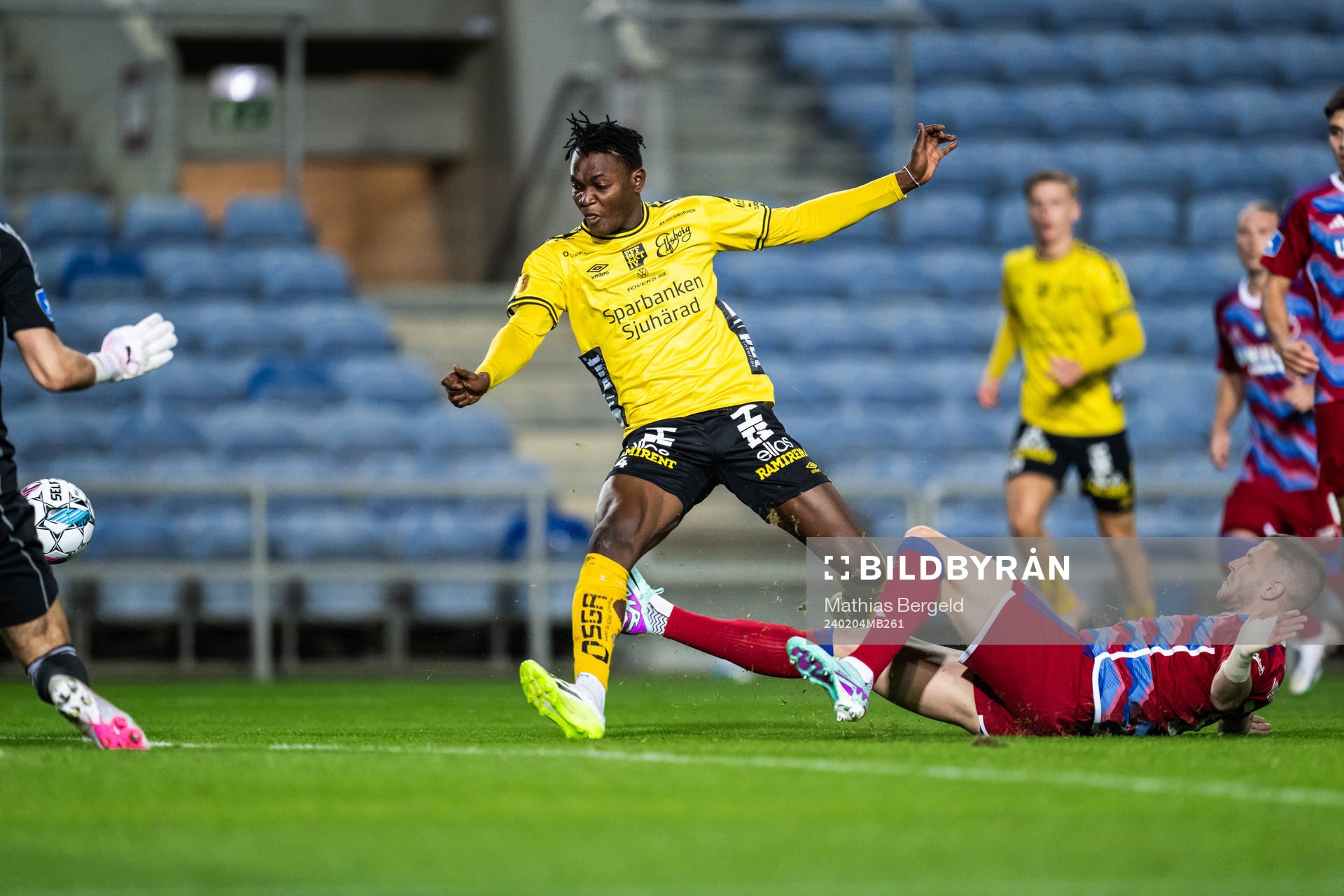 Jalal Abdullah of Elfsborg and Denis Vavro of FC Copenhagen