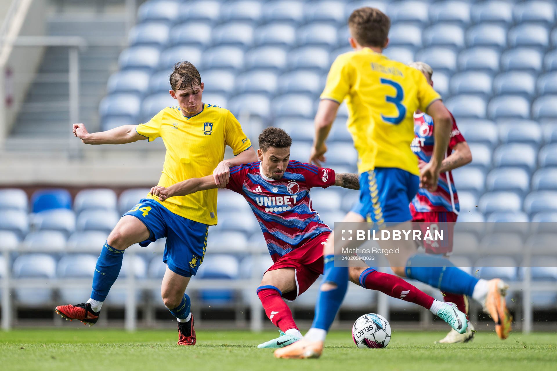 Ludvig Vraa-Jensen of Brøndby and Jordan Larsson of FC