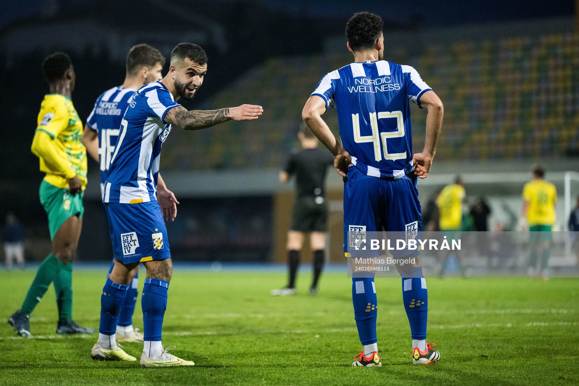 Alai Hussain Ghasem and Mohanad Al-Jarah of IFK Göteborg