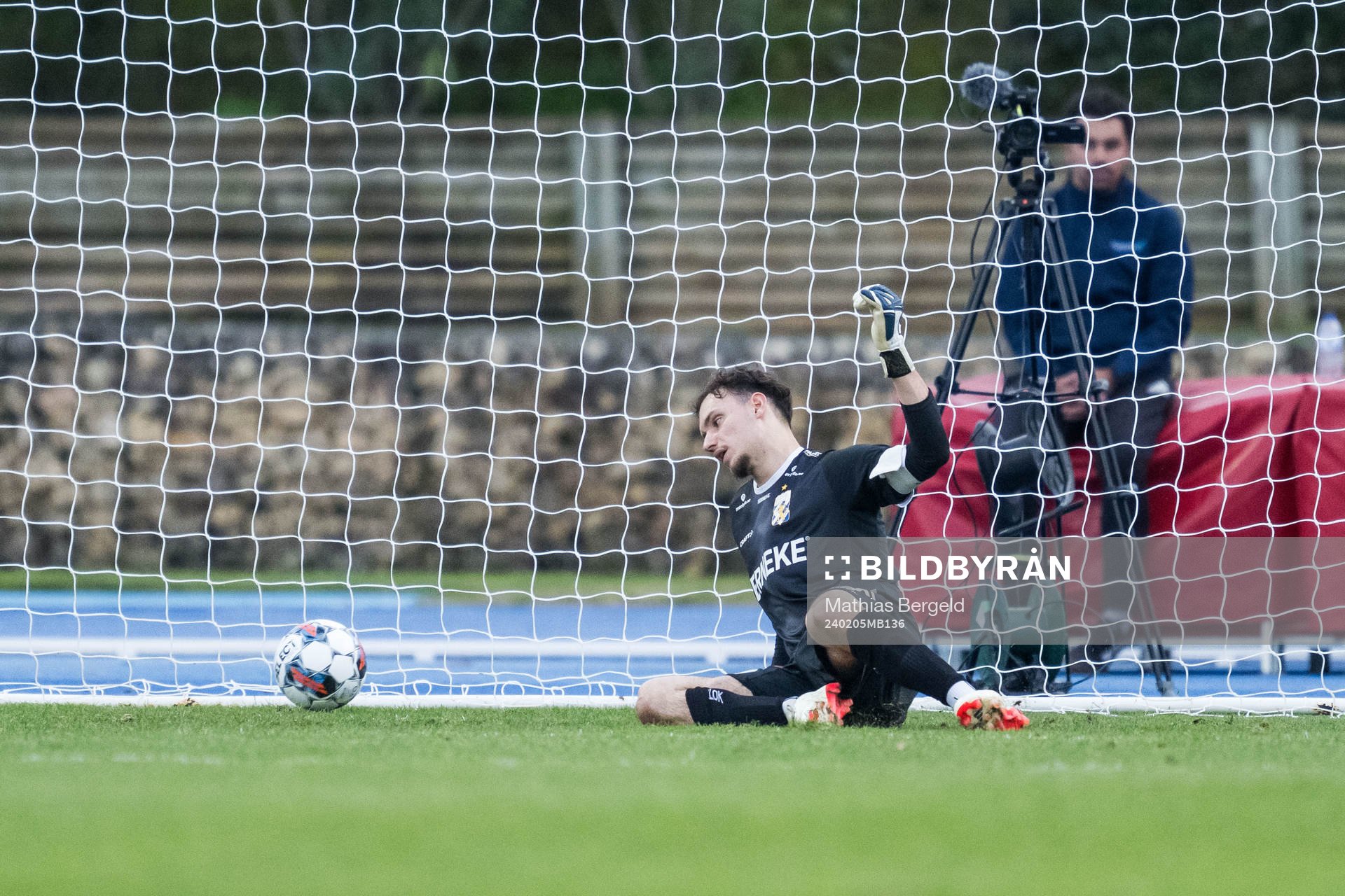 Goalkeeper Elis Bishesari of IFK Göteborg looks dejected