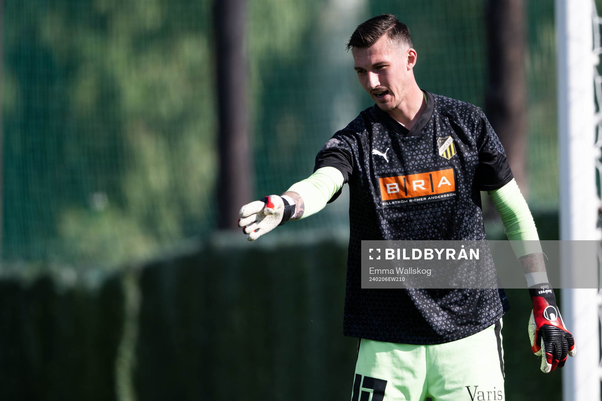 Goalkeeper Andreas Linde